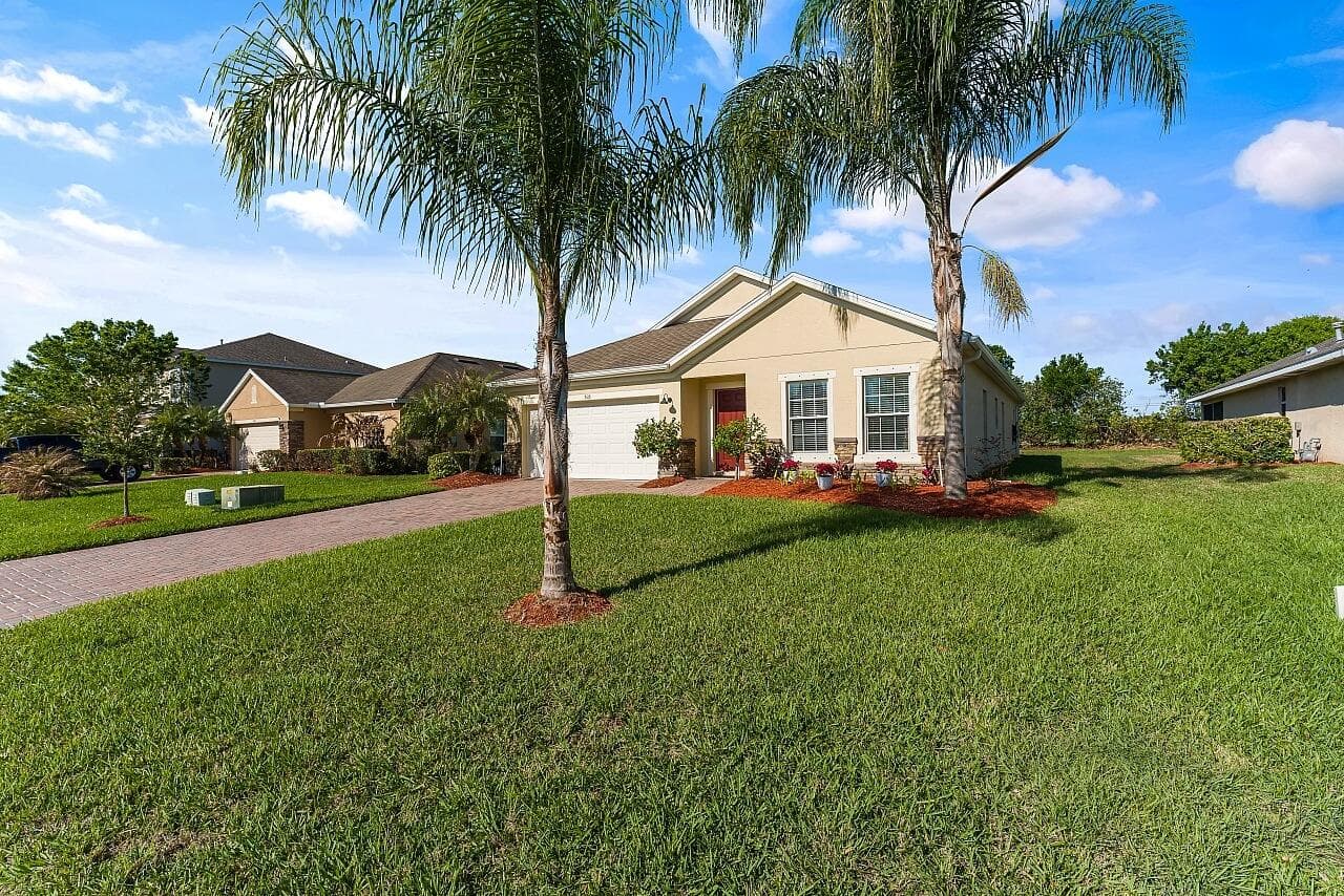 535 Valencia Circle SW, Vero Beach, FL 32968 — photo 5 of 43