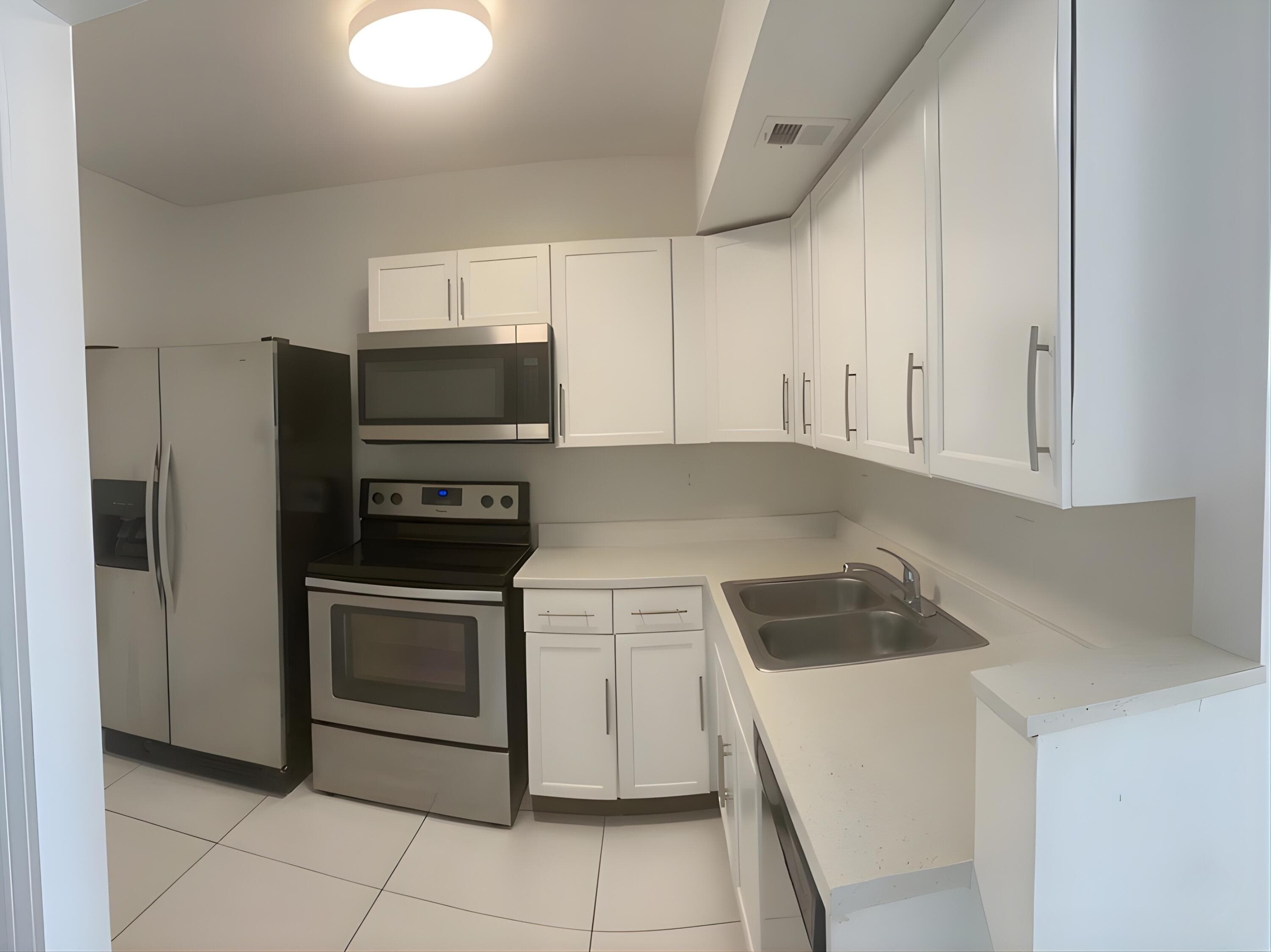 3600 NW 21st Street Unit 406, Lauderdale Lakes, FL 33311 — photo 4 of 5