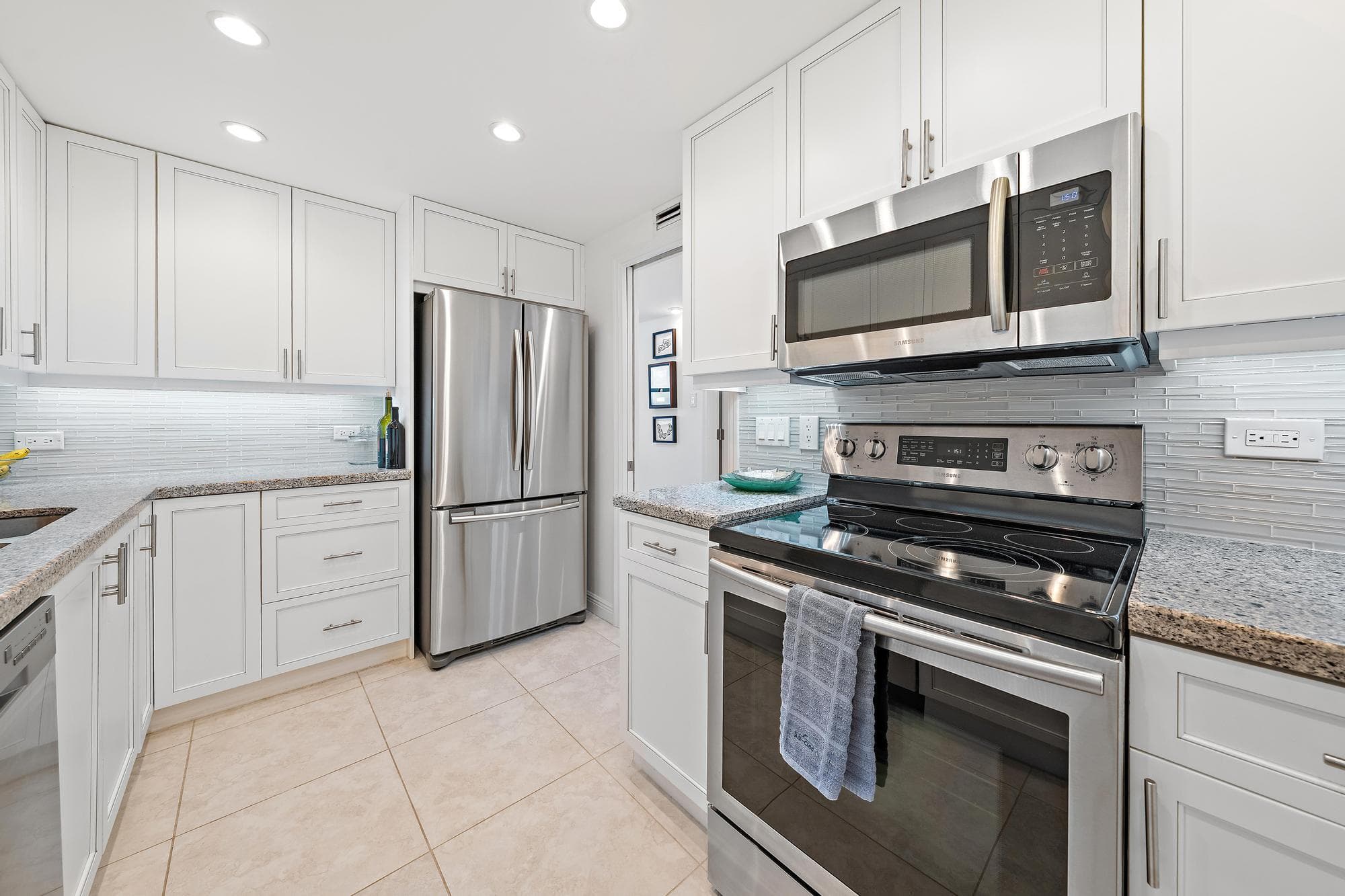 5420 N Ocean Drive Ph2, Riviera Beach, FL 33404 — photo 11 of 34