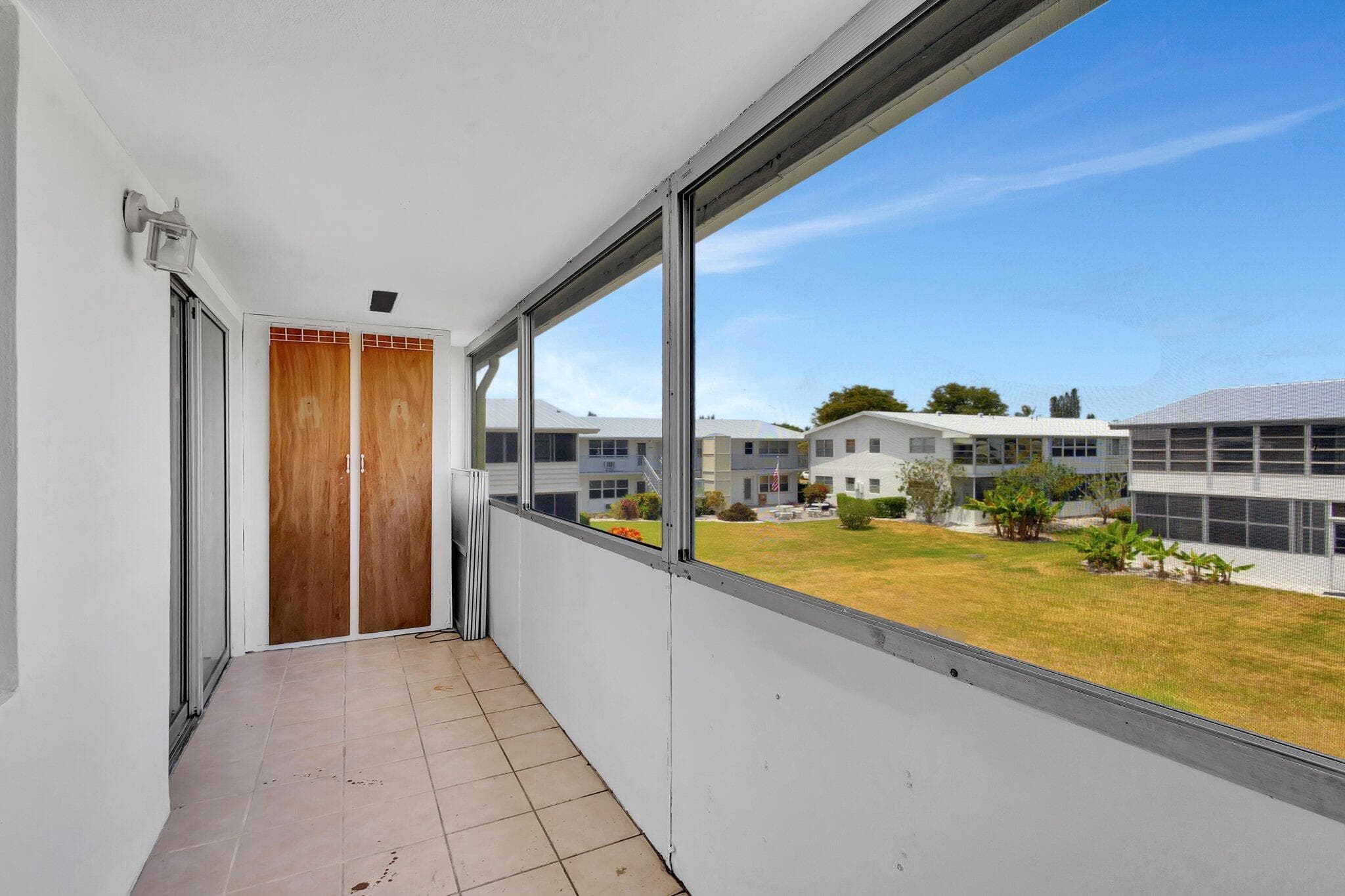 110 E Sheffield E, West Palm Beach, FL 33417 — photo 15 of 32