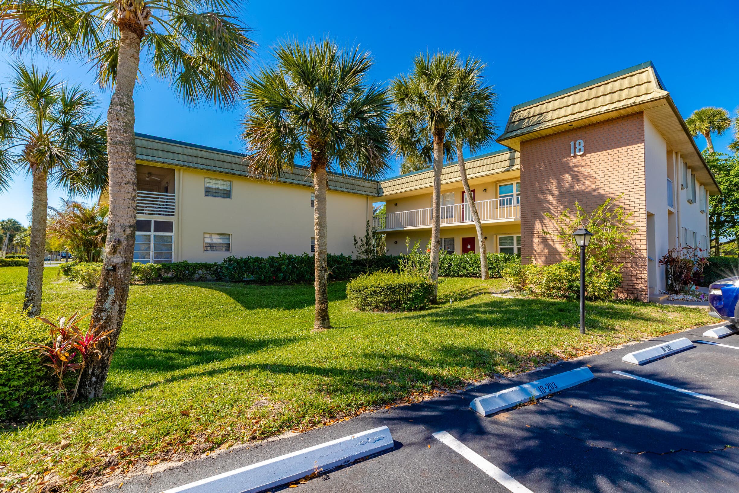 18 Vista Gardens Trail 205, Vero Beach, FL 32962 — photo 1 of 29