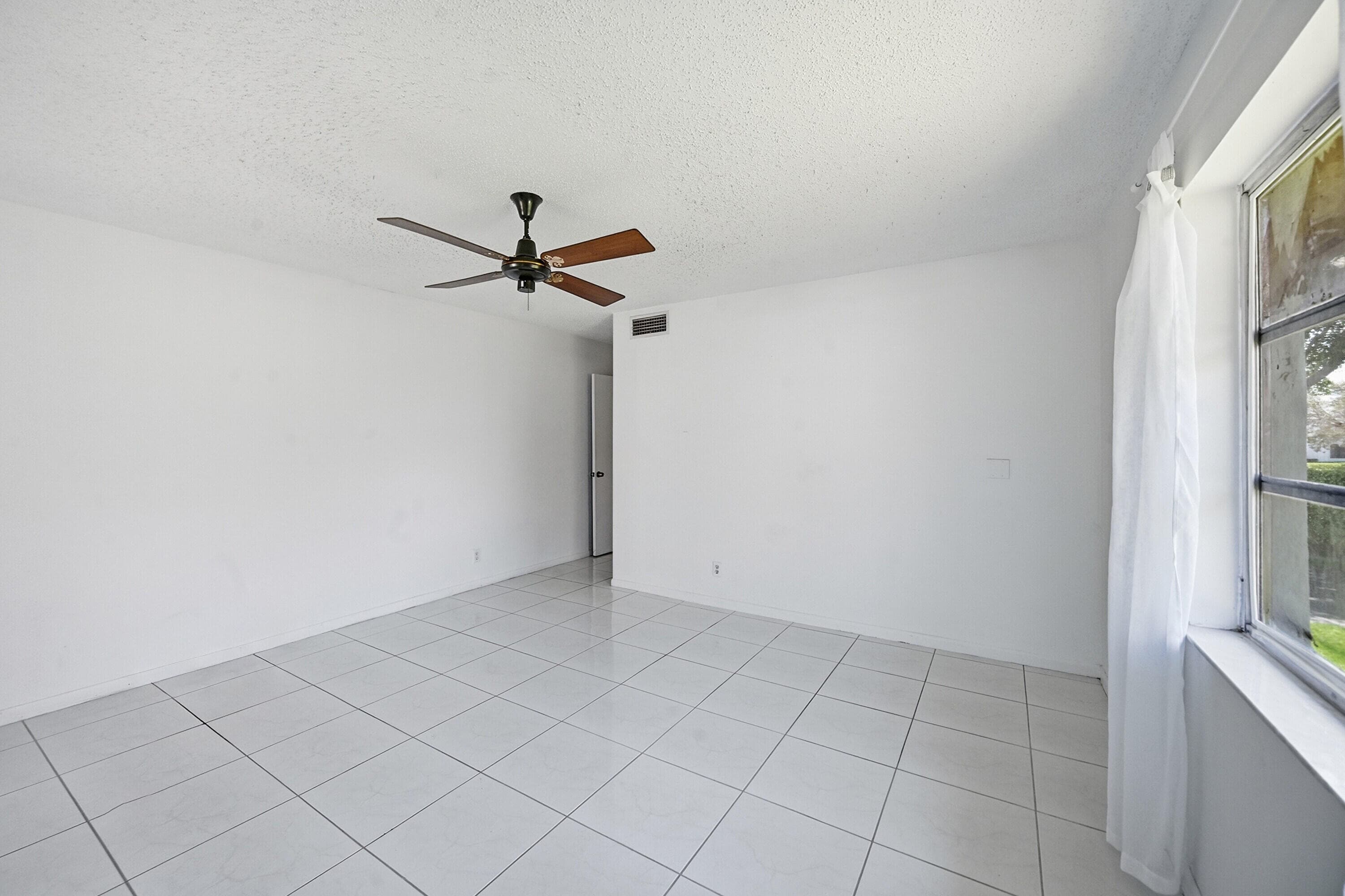 6525 S Oriole Boulevard, Delray Beach, FL 33446 — photo 19 of 29