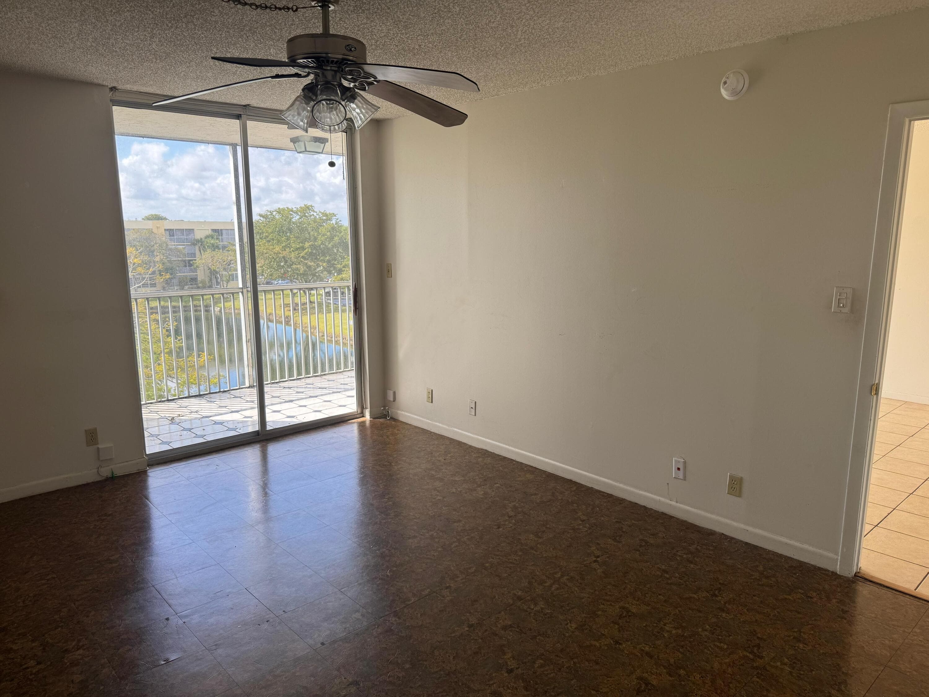 3141 NW 47th Terrace 430, Lauderdale Lakes, FL 33319 — photo 1 of 18