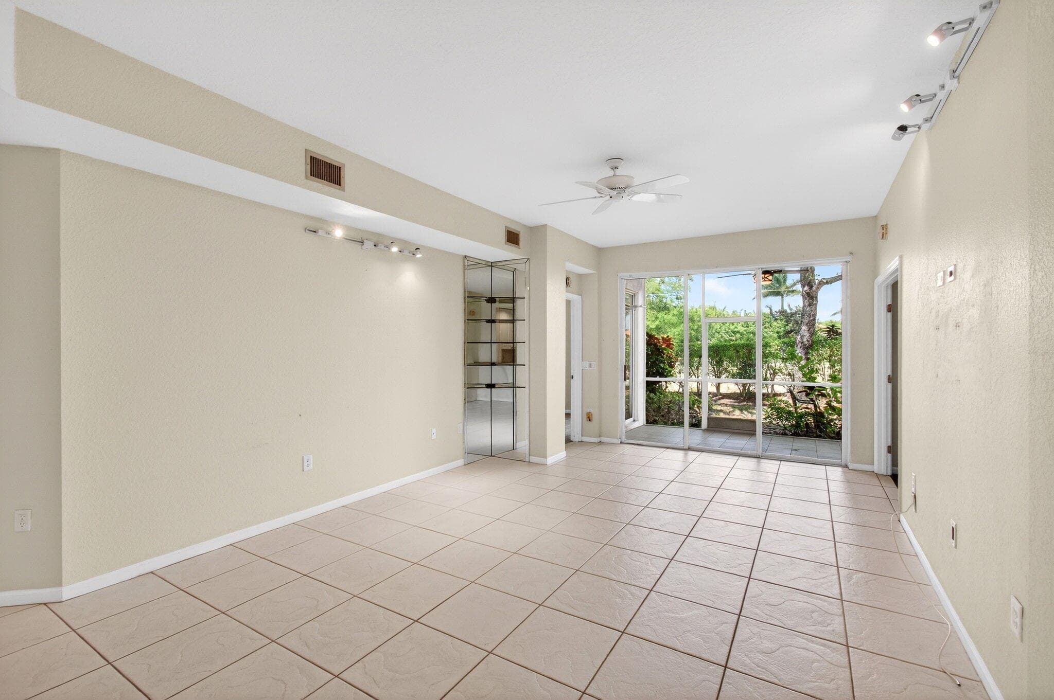 12468 Crystal Pointe Drive 102, Boynton Beach, FL 33437 — photo 17 of 72