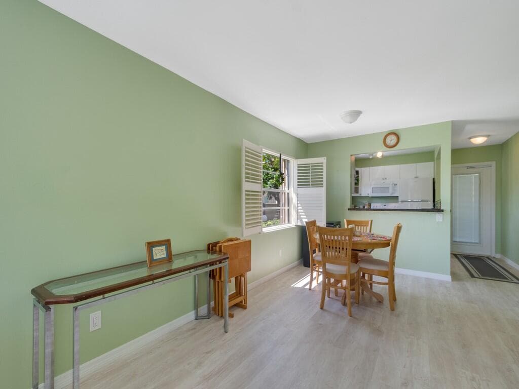 95 Spring Lake Drive 101, Vero Beach, FL 32962 — photo 7 of 32