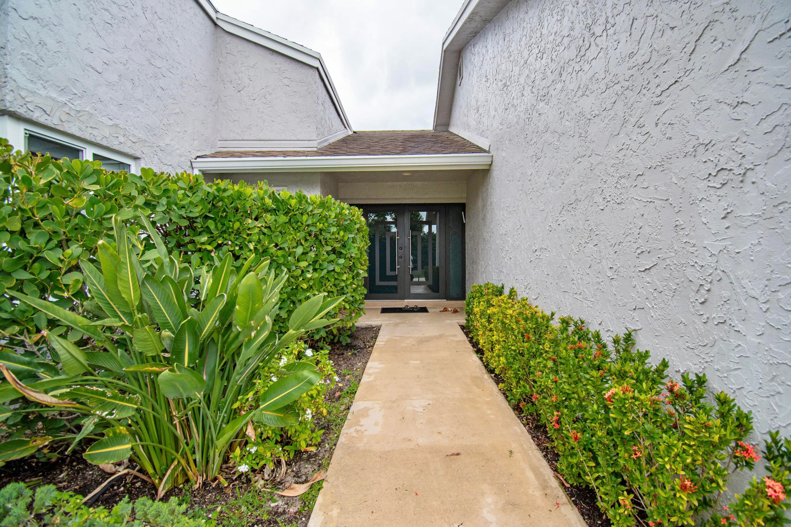 7484 Malibu Crescent, Boca Raton, FL 33433 — photo 6 of 54