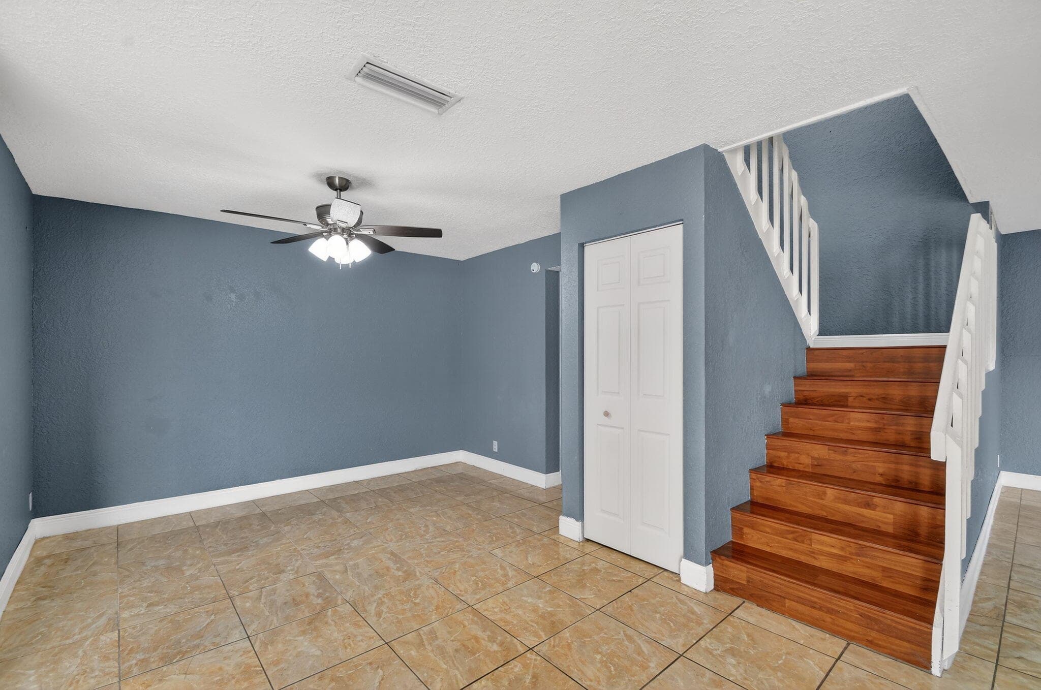 320 Woodland Road, Palm Springs, FL 33461 — photo 17 of 49