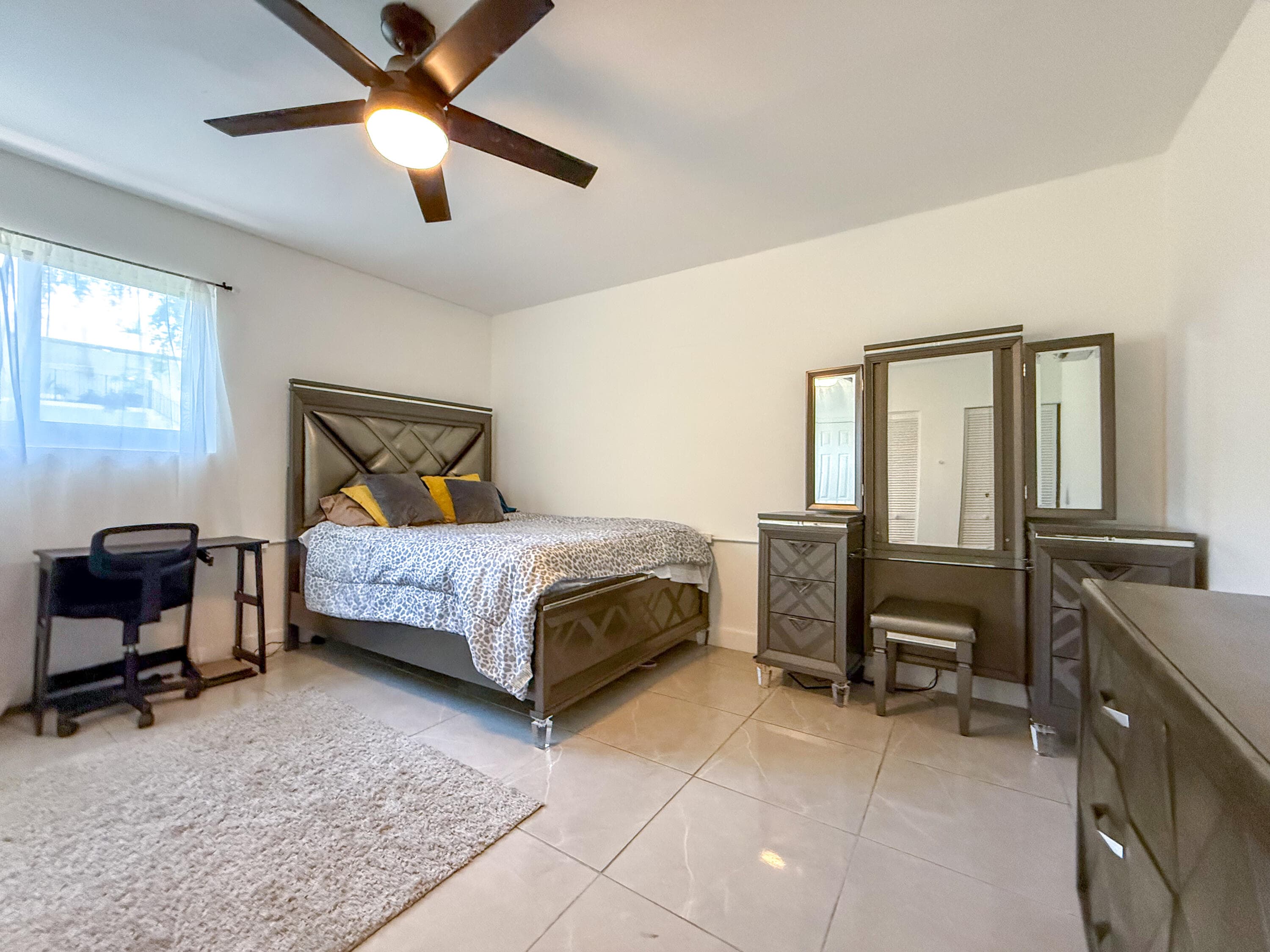 2823 Polk Street, Hollywood, FL 33020 — photo 6 of 14