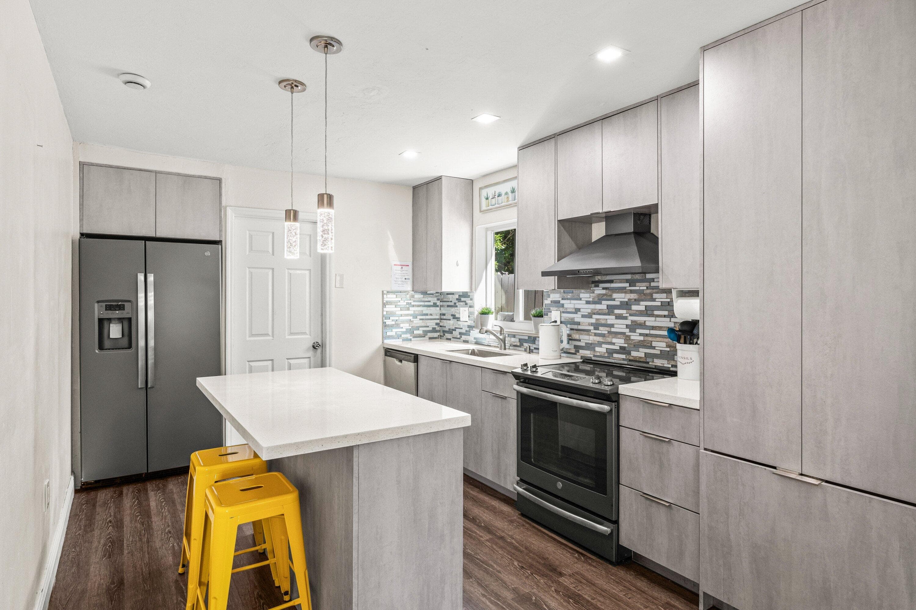 1121 N 66th Terrace, Hollywood, FL 33024 — photo 4 of 29