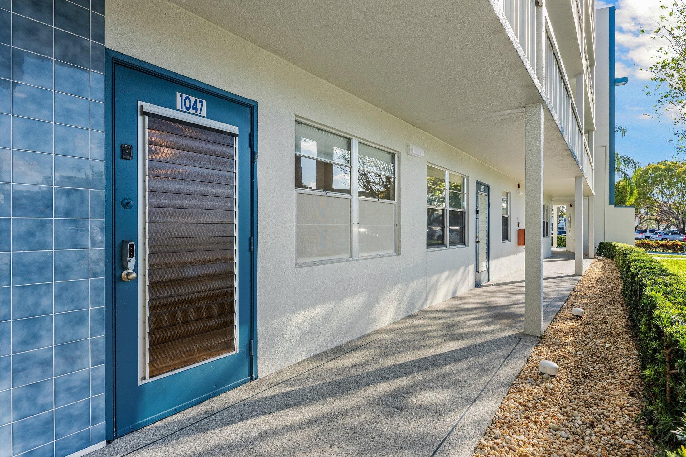 1047 Lincoln C, Boca Raton, FL 33434 — photo 3 of 27