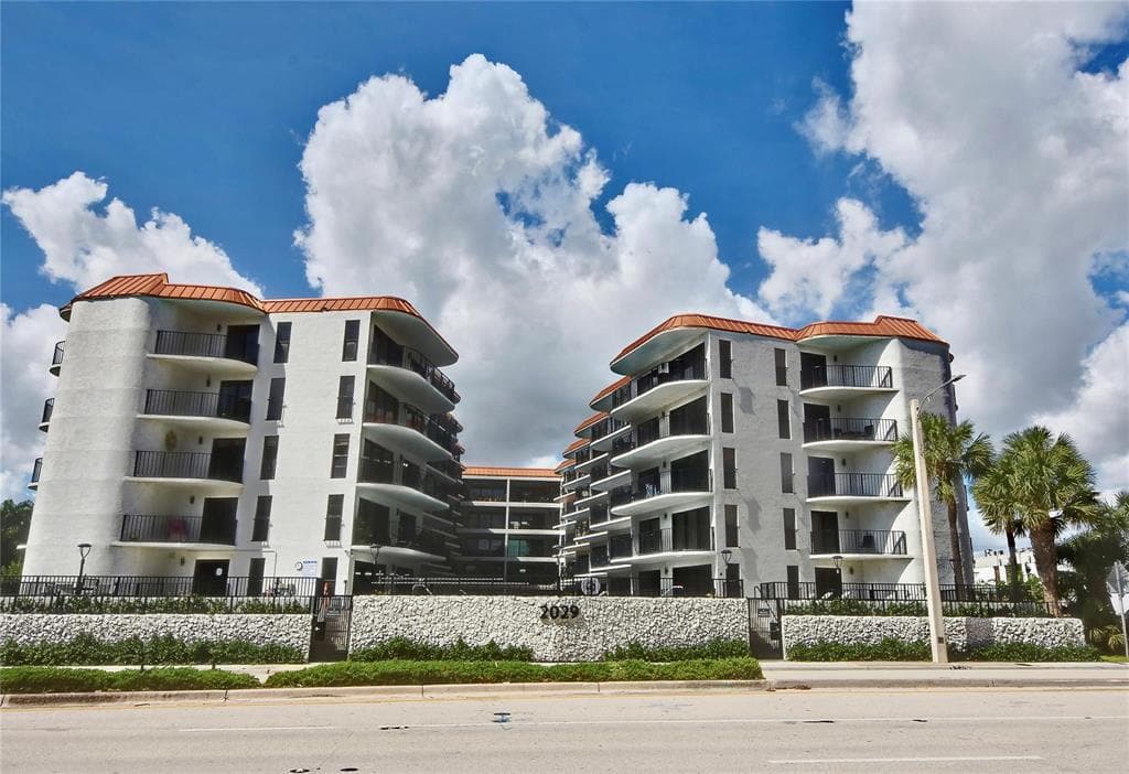 2029 N Ocean Boulevard 505, Fort Lauderdale, FL 33305 — photo 1 of 24