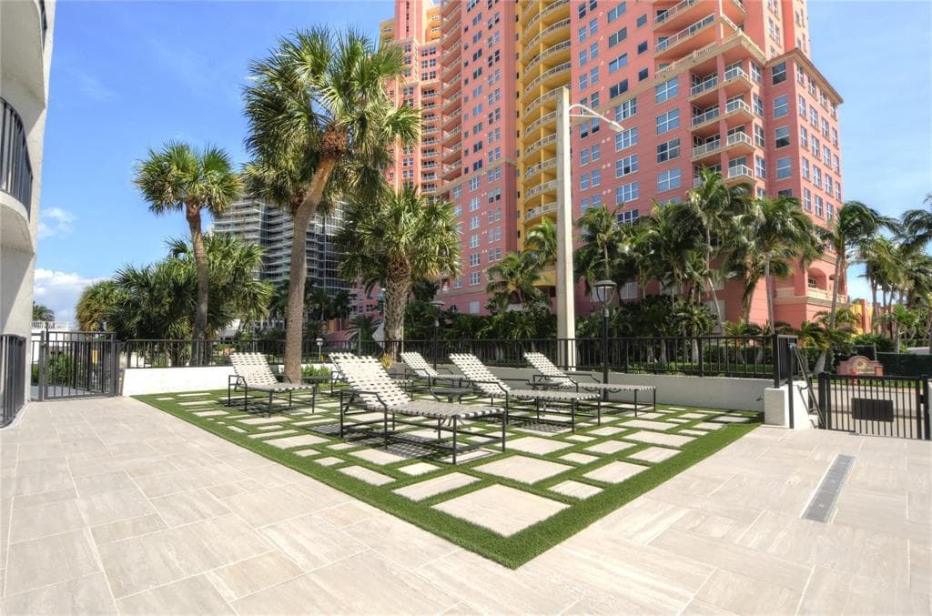 2029 N Ocean Boulevard 505, Fort Lauderdale, FL 33305 — photo 15 of 24