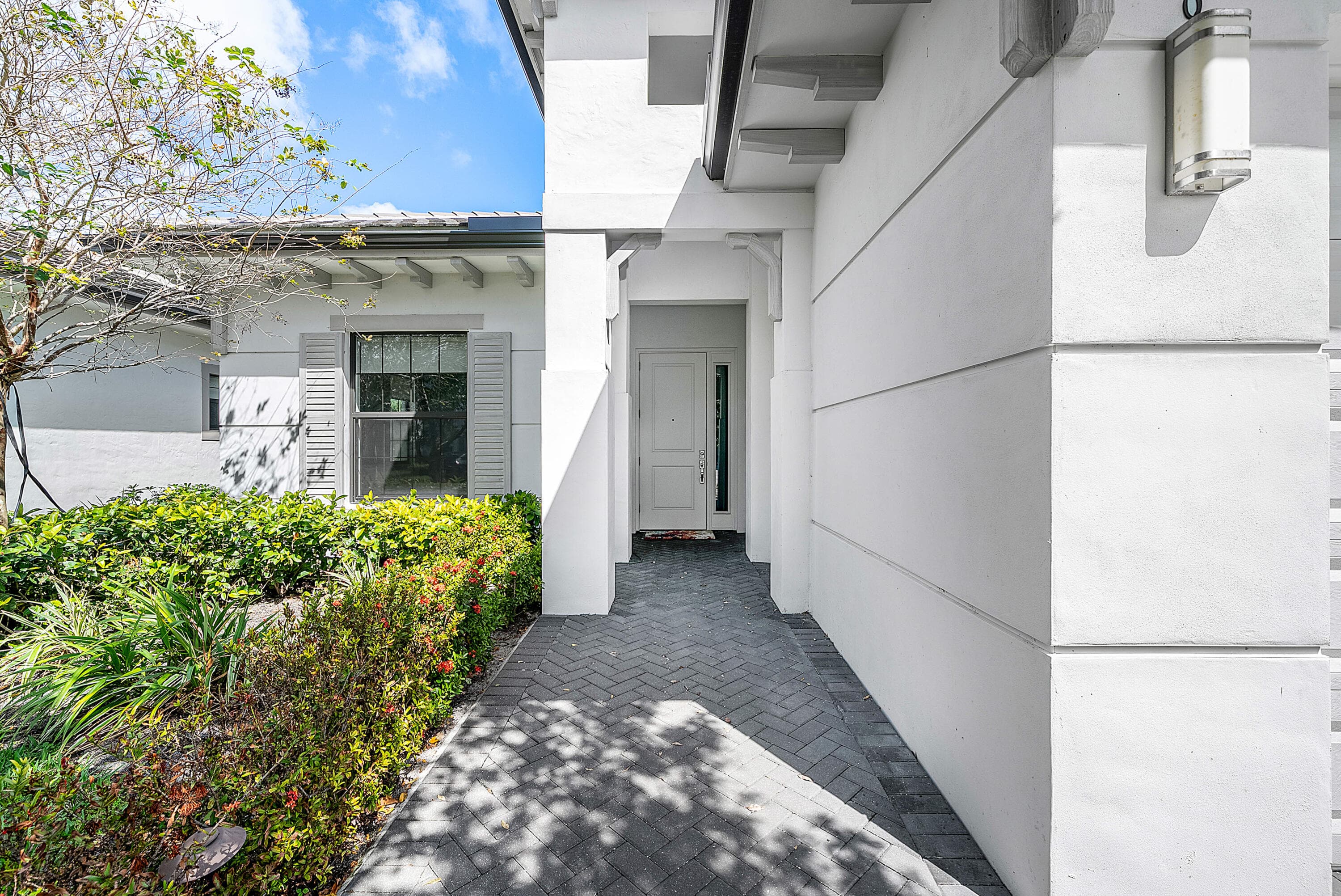 3069 Safflower Circle, West Palm Beach, FL 33401 — photo 2 of 39