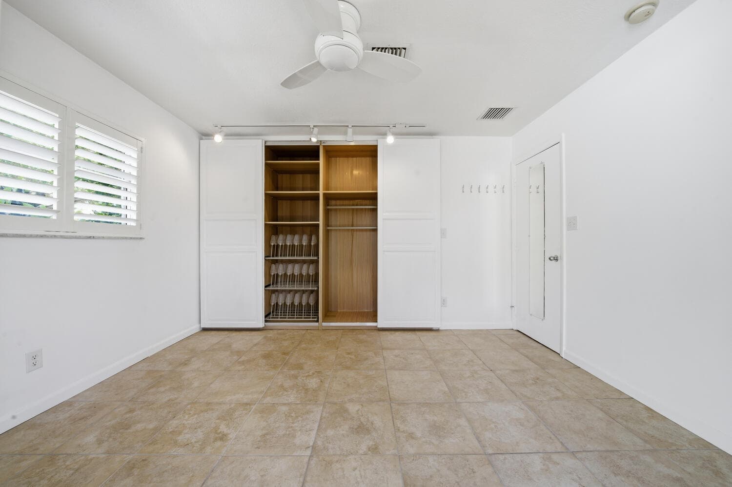 1200 NE 17th Court 1, Fort Lauderdale, FL 33305 — photo 16 of 35