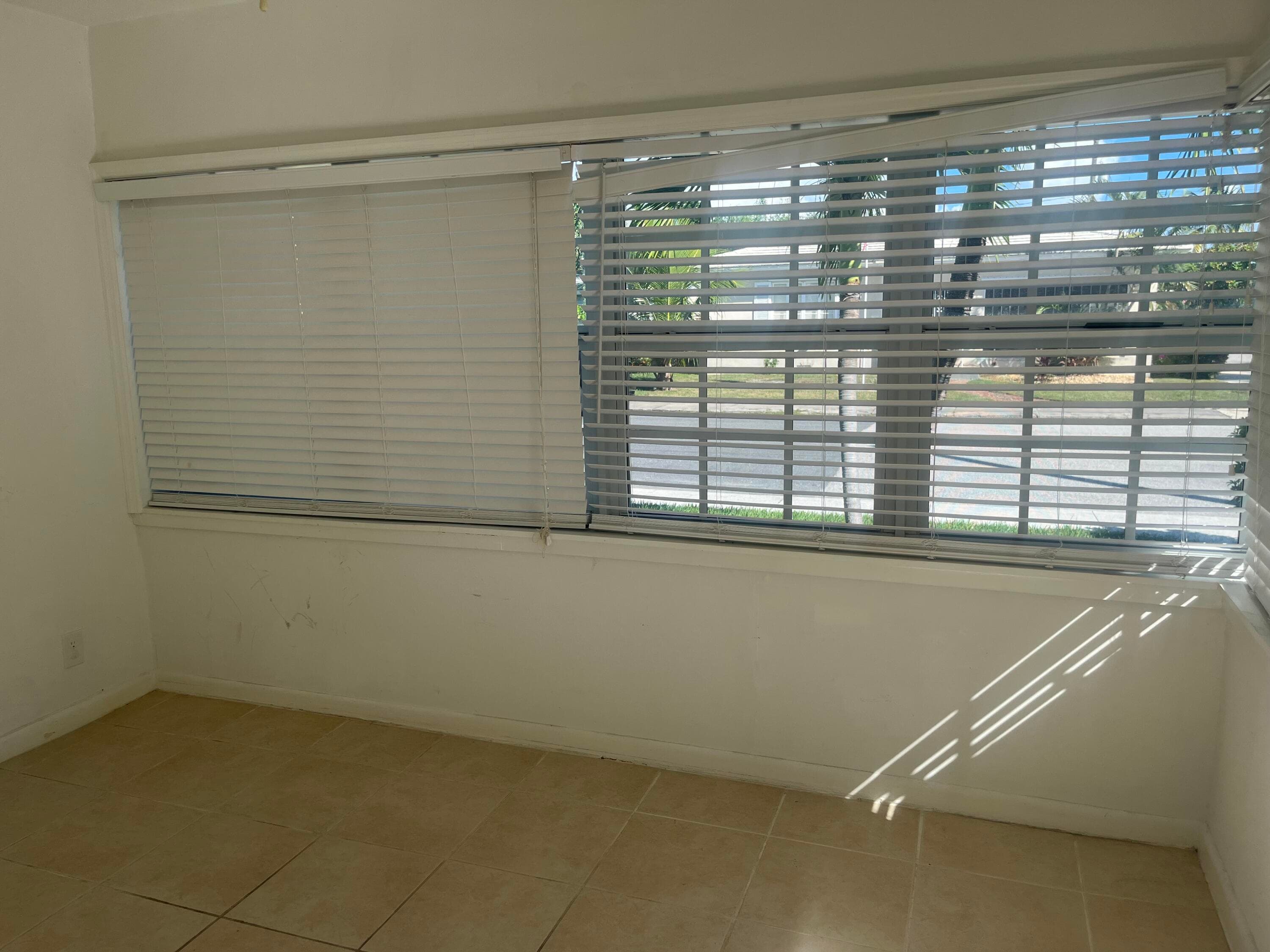 327 S Ocean Breeze Drive 1, Lake Worth Beach, FL 33460 — photo 6 of 23