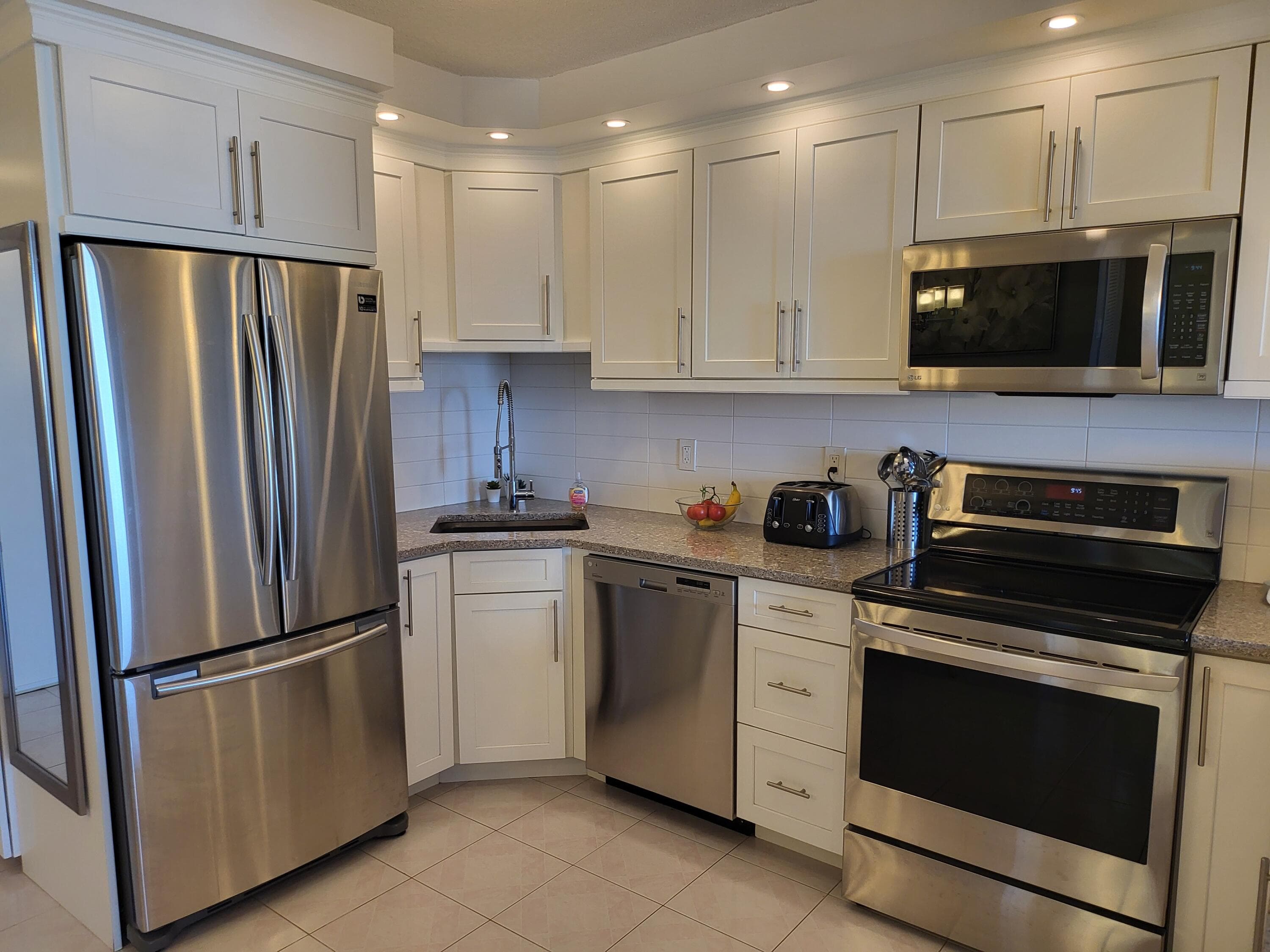 801 S Ocean Drive 805, Hollywood, FL 33019 — photo 8 of 40
