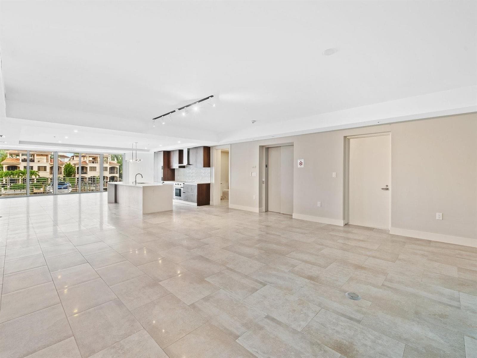 133 Isle Of Venice Drive 201, Fort Lauderdale, FL 33301 — photo 13 of 47