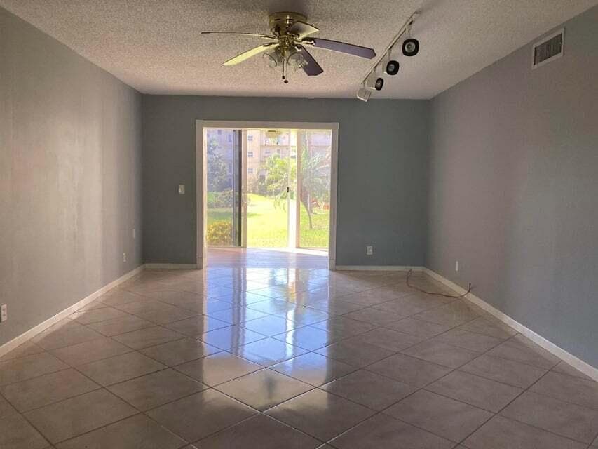 300 NE 26th Avenue NE 1040, Boynton Beach, FL 33435 — photo 2 of 32