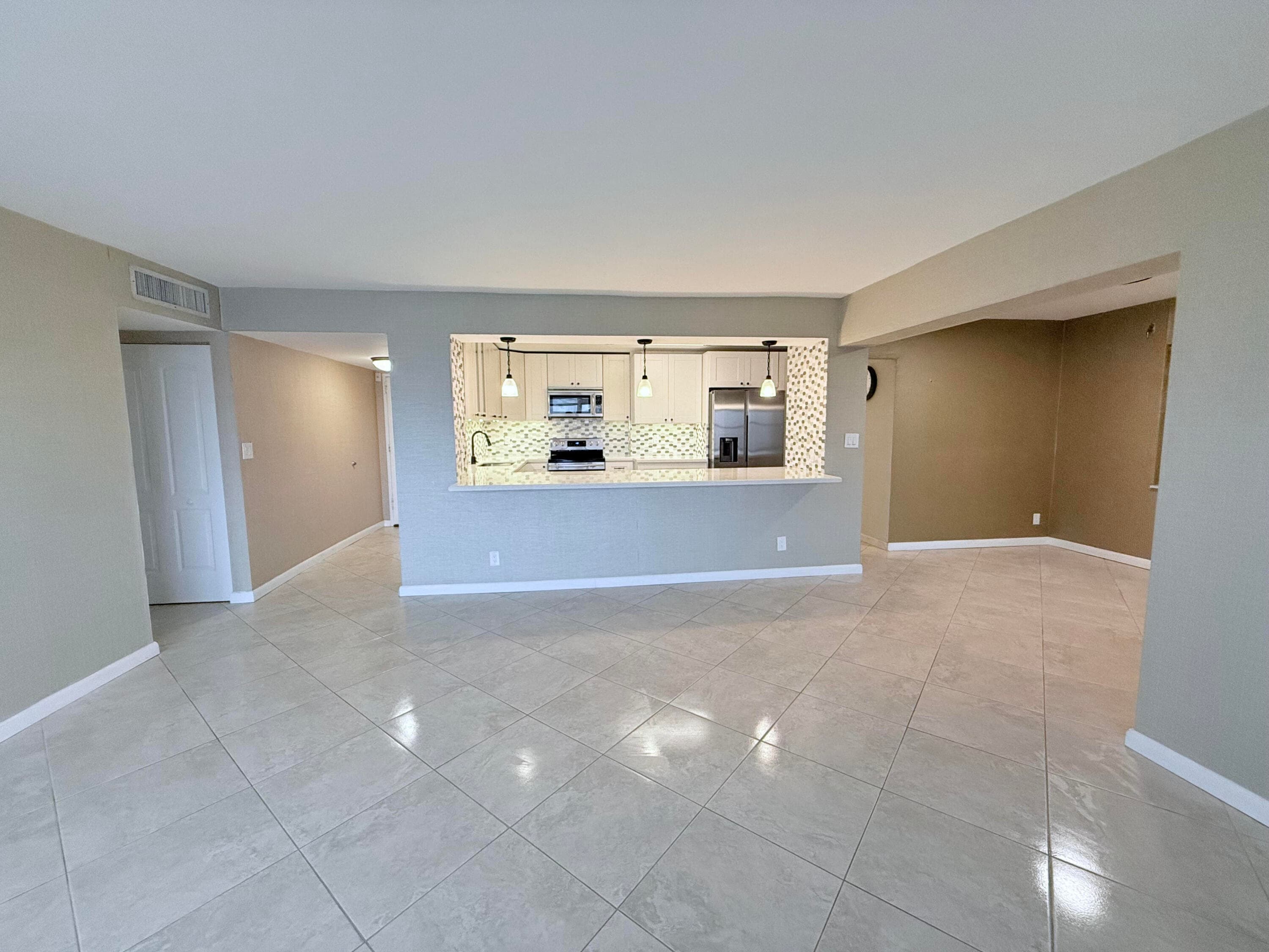401 Golden Isles Drive 913, Hallandale Beach, FL 33009 — photo 8 of 26