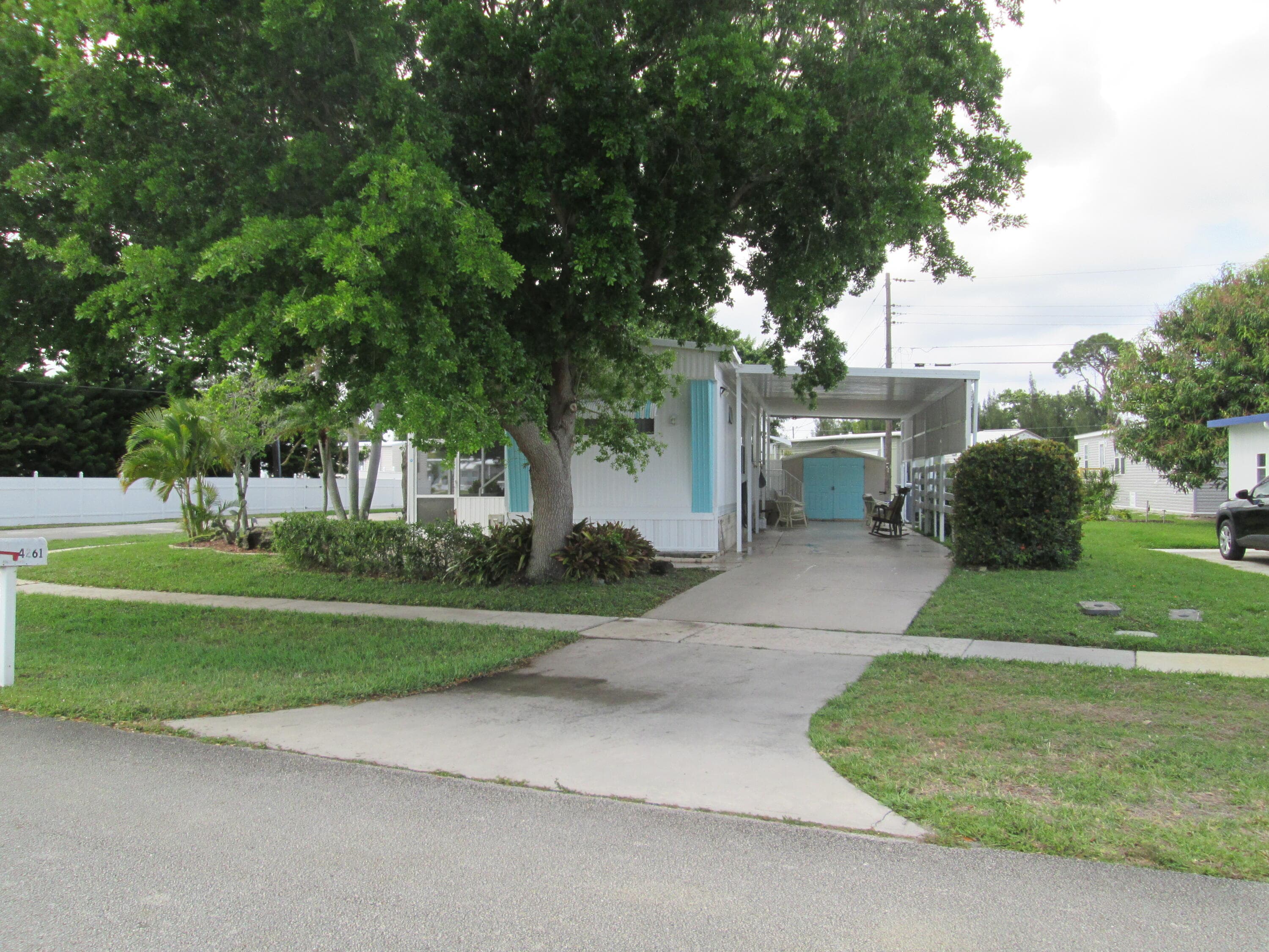 4261 Meadow View Drive, Boynton Beach, FL 33436 — photo 2 of 40