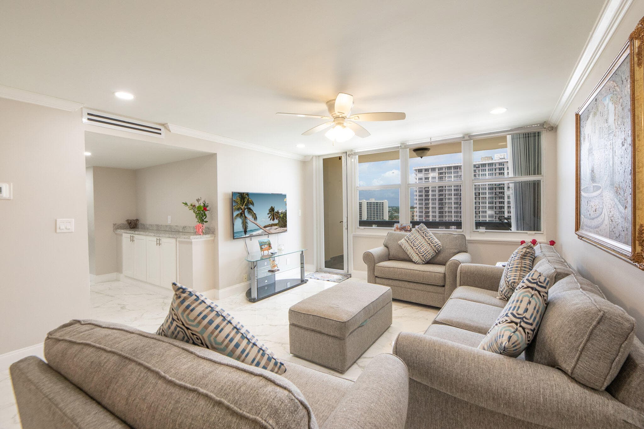 305 N Pompano Beach Boulevard 1007, Pompano Beach, FL 33062 — photo 5 of 44