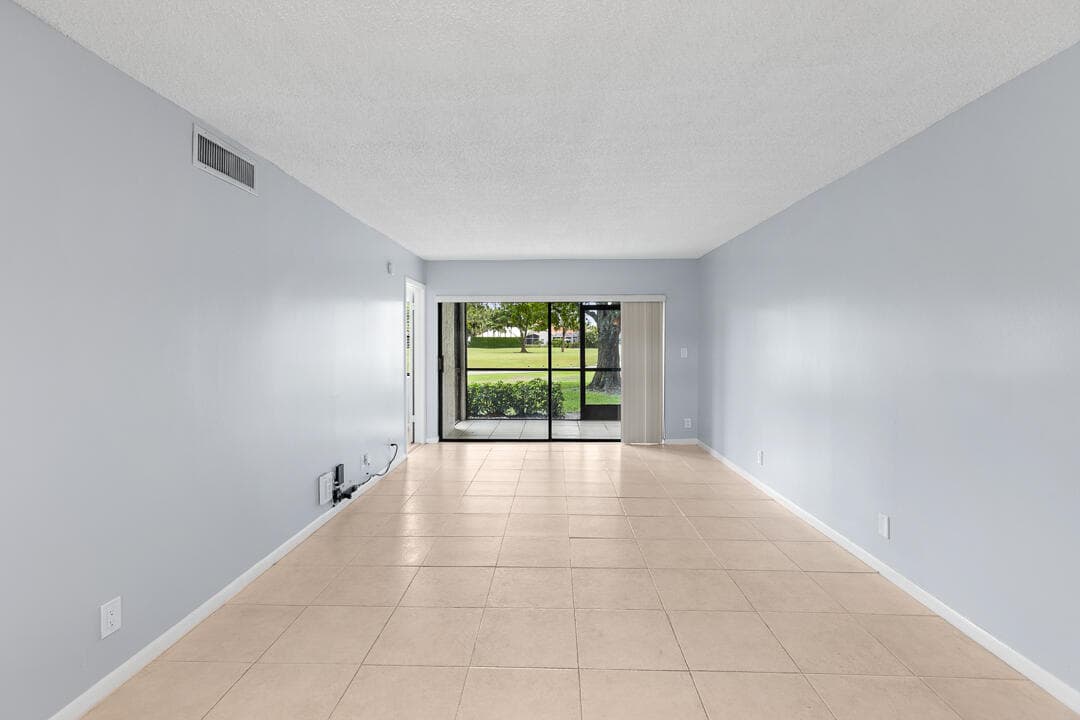 12962 Briarlake Drive 103, Palm Beach Gardens, FL 33418 — photo 5 of 32