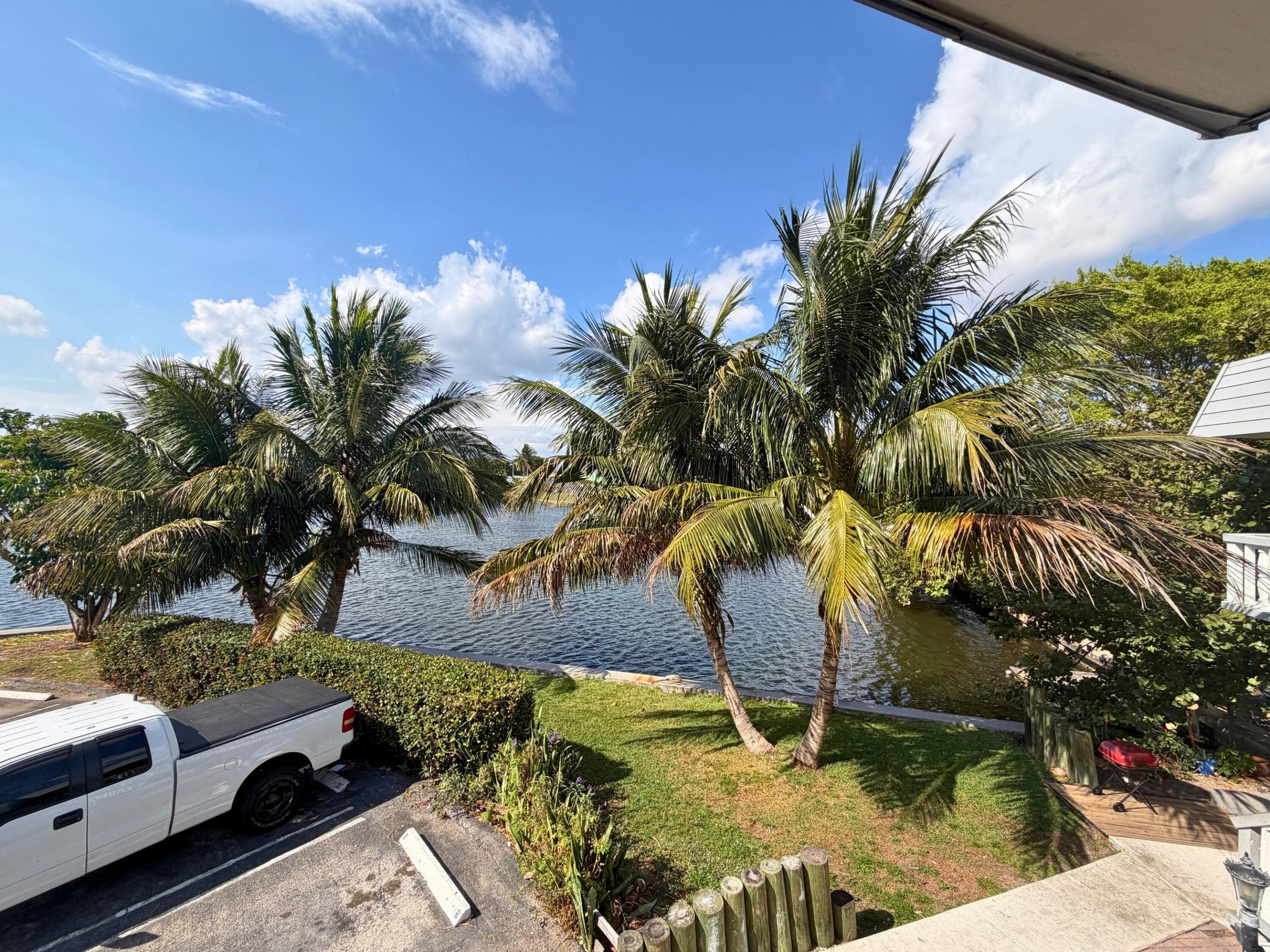 519 W Kalmia Drive 2, West Palm Beach, FL 33403 — photo 3 of 17