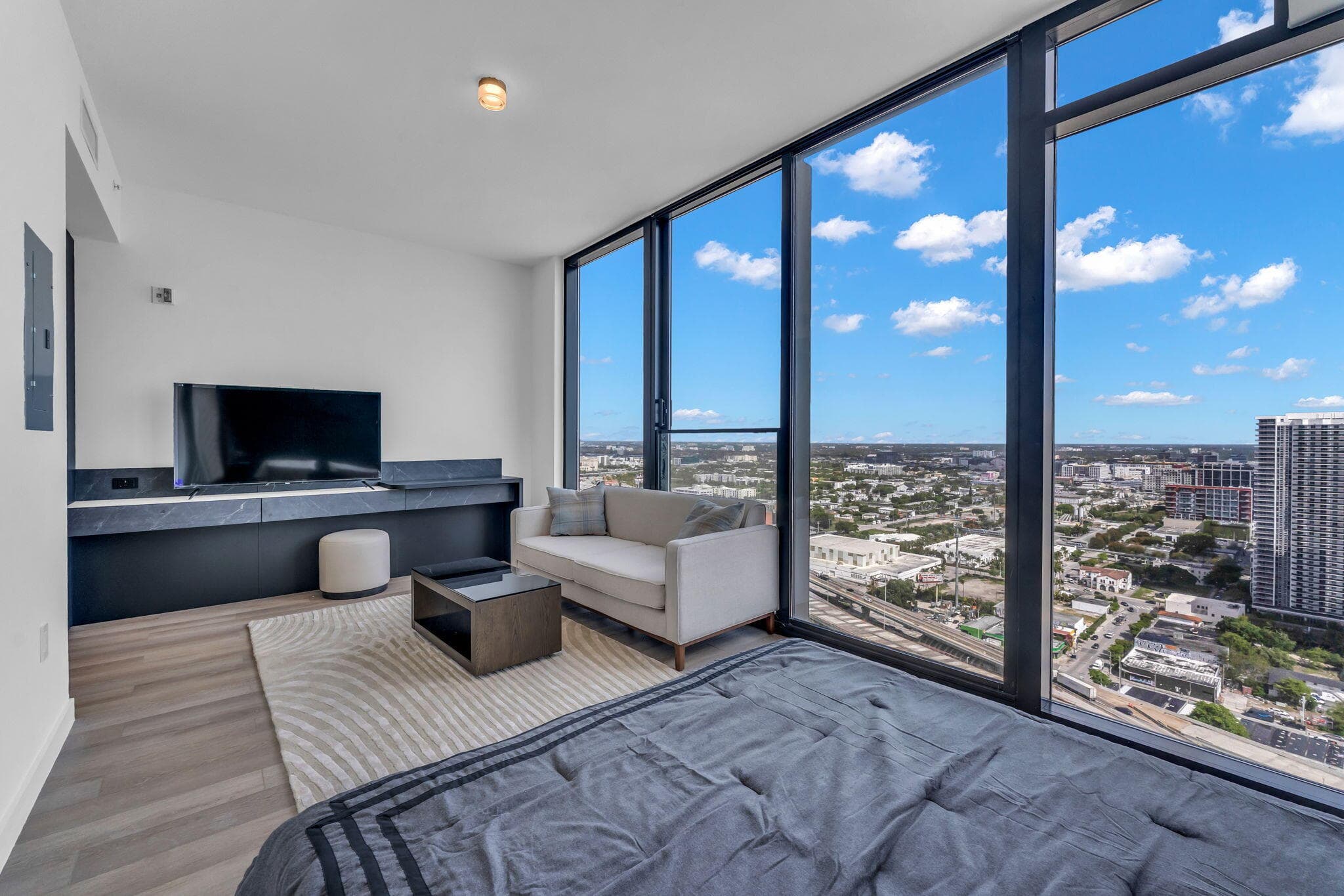 20 NE 11th Street 3205, Miami, FL 33132 — photo 5 of 20