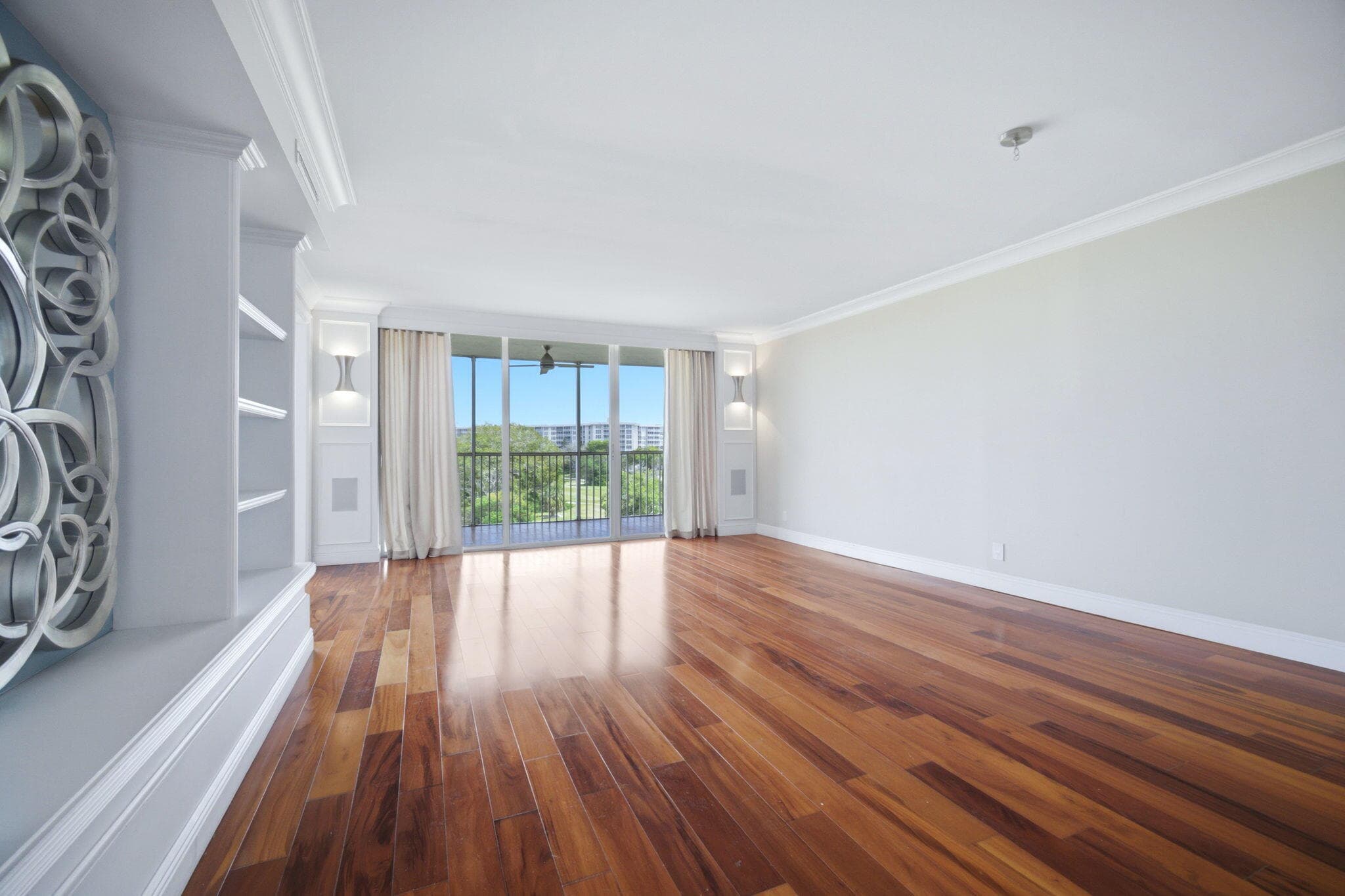 2901 S Palm Aire Drive, Pompano Beach, FL 33069 — photo 10 of 35
