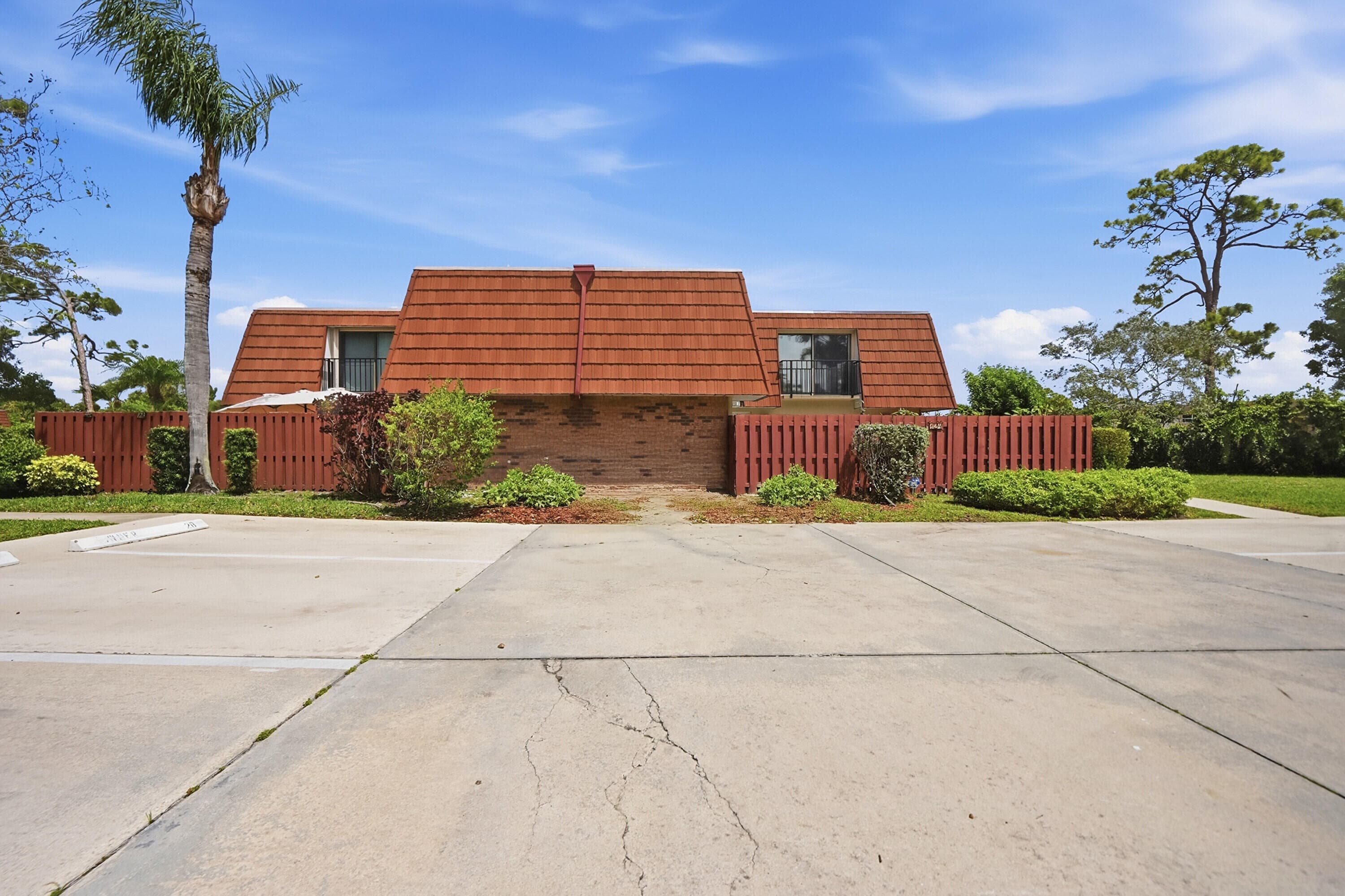 1485 Augusta Circle 124, Delray Beach, FL 33445 — photo 1 of 27
