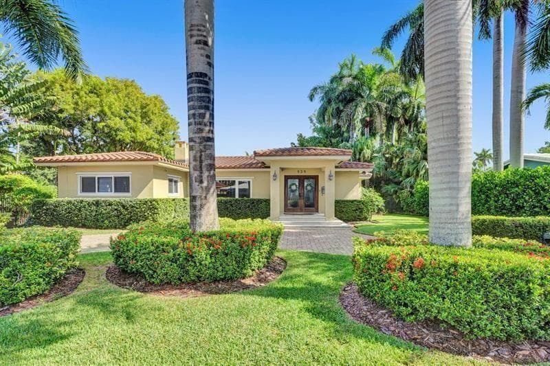 939 Buchanan Street, Hollywood, FL 33019 — photo 3 of 29