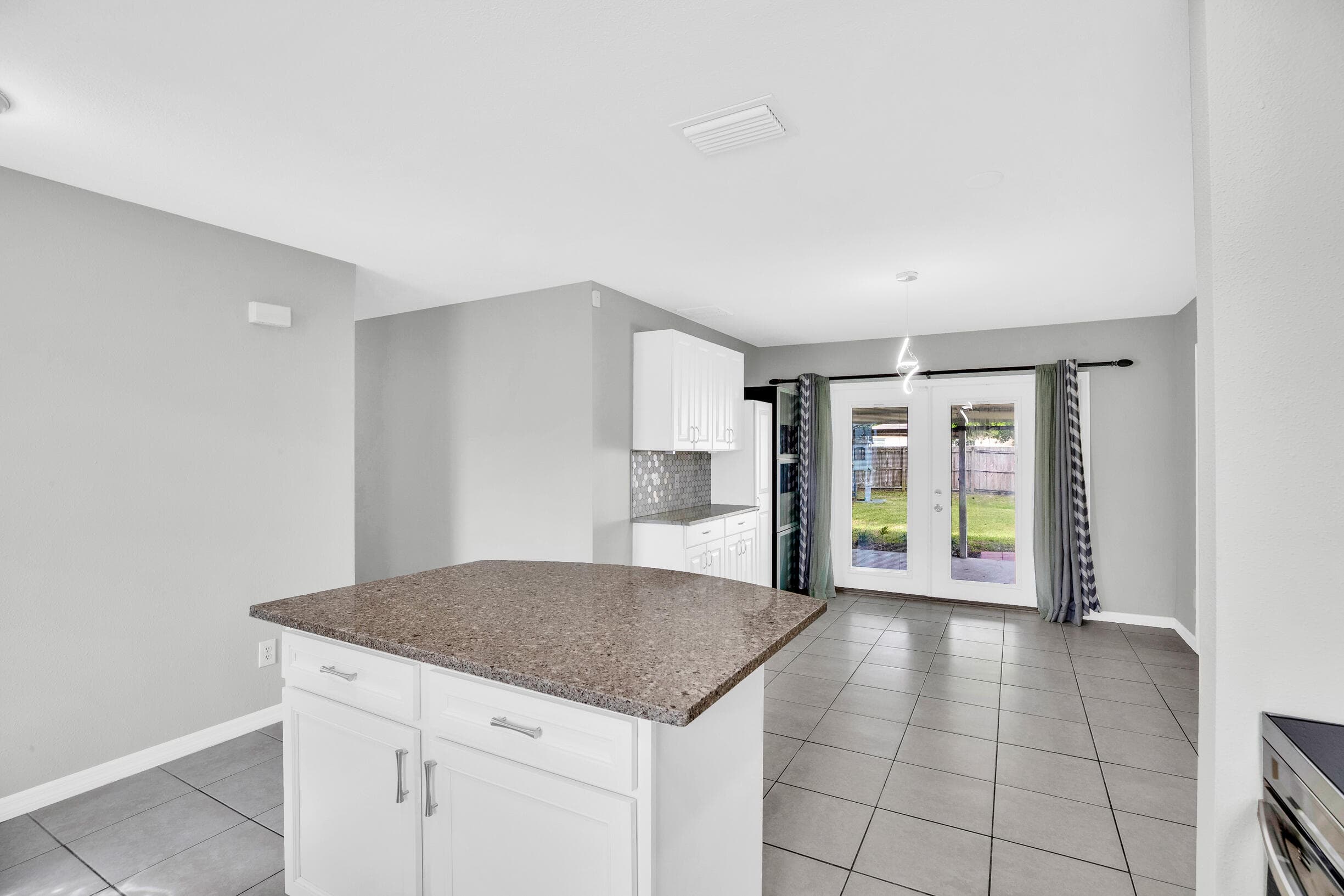 2255 15th Avenue SW, Vero Beach, FL 32962 — photo 10 of 36