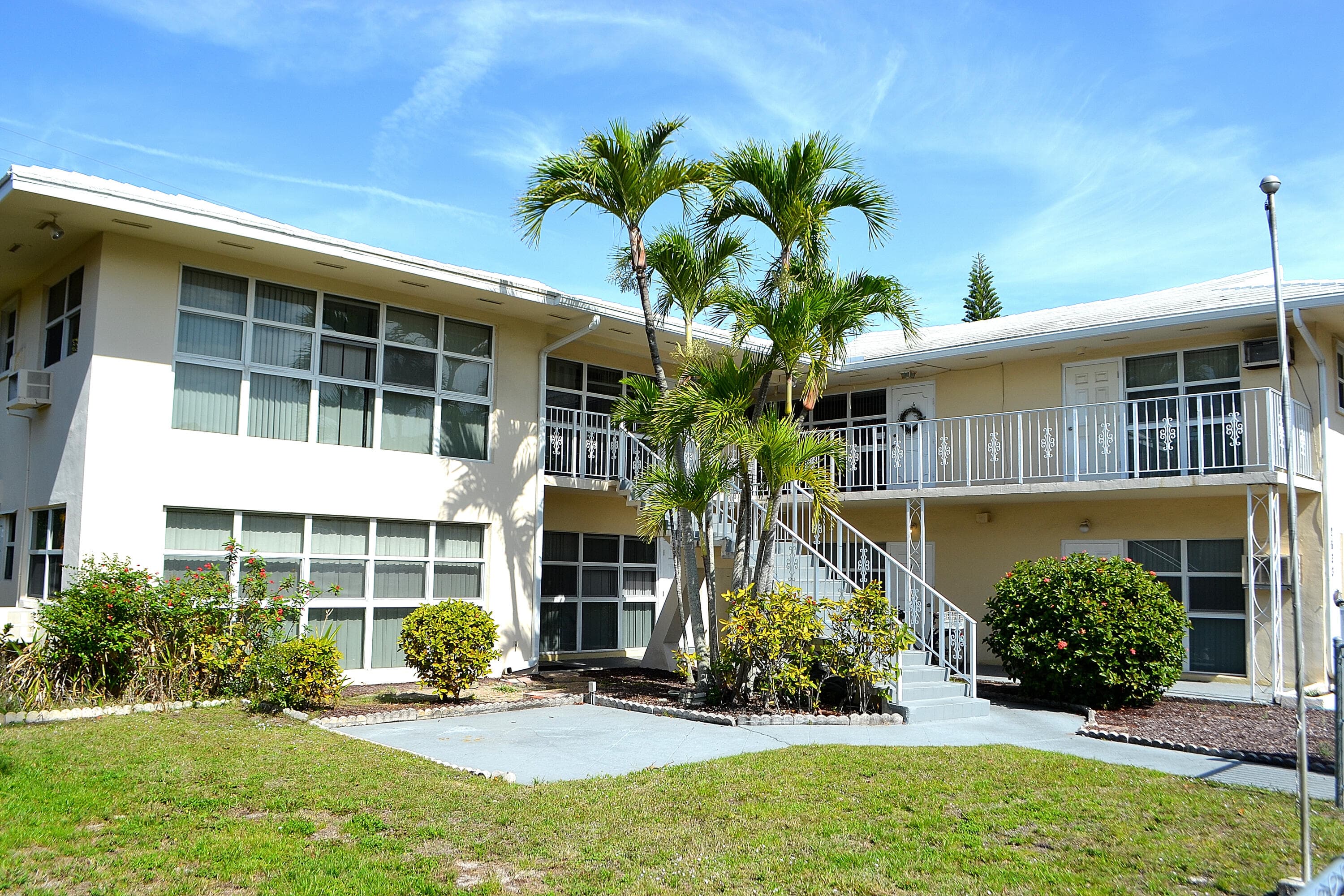 2633 Middle River Drive 1-6, Fort Lauderdale, FL — photo 1 of 19