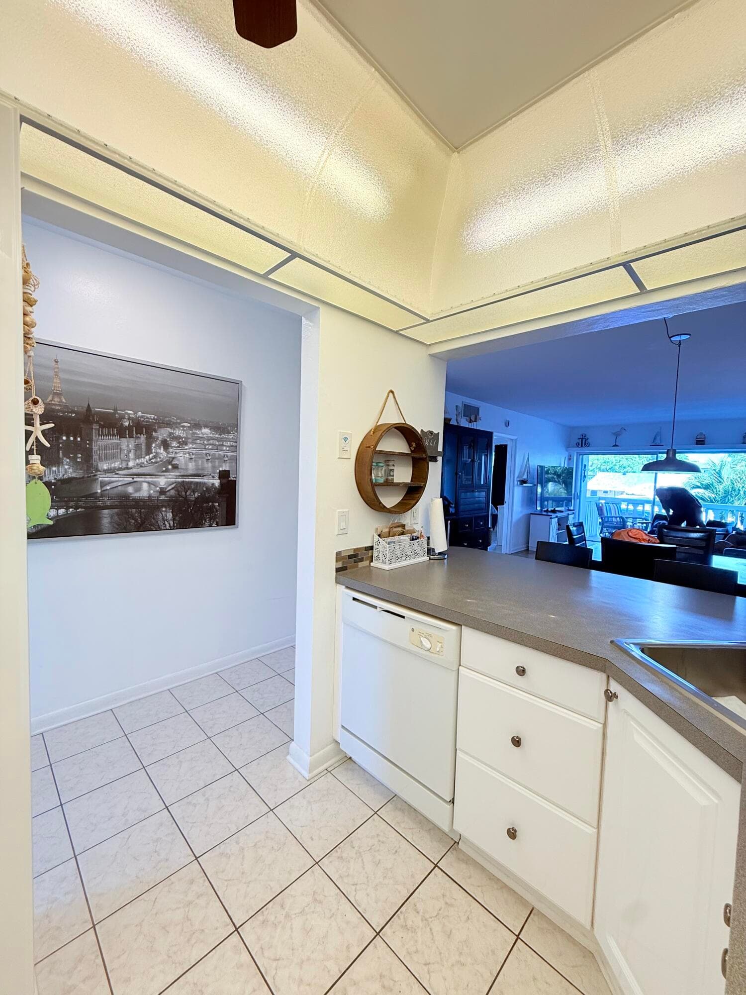 470 Paradise Isle Boulevard 204, Hallandale Beach, FL 33009 — photo 17 of 46