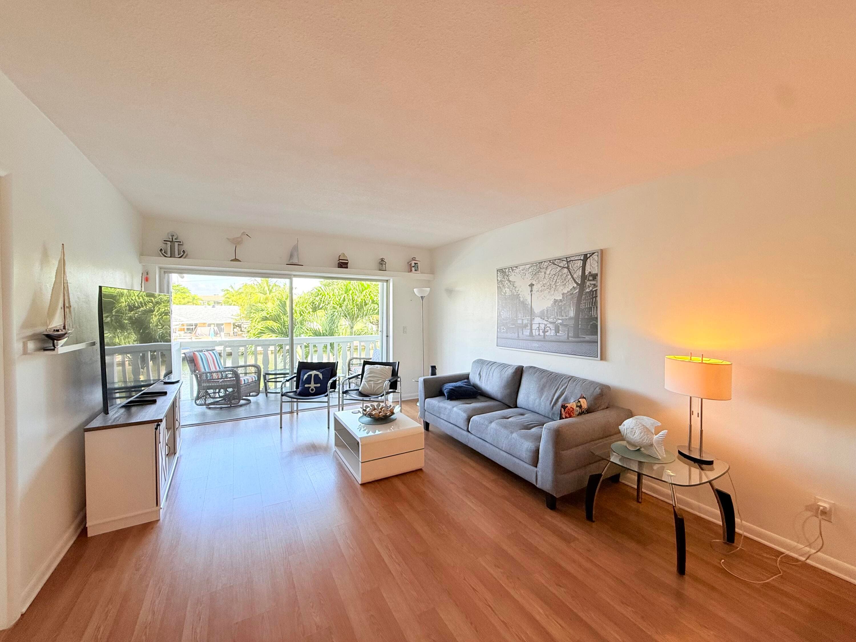 470 Paradise Isle Boulevard 204, Hallandale Beach, FL 33009 — photo 10 of 46