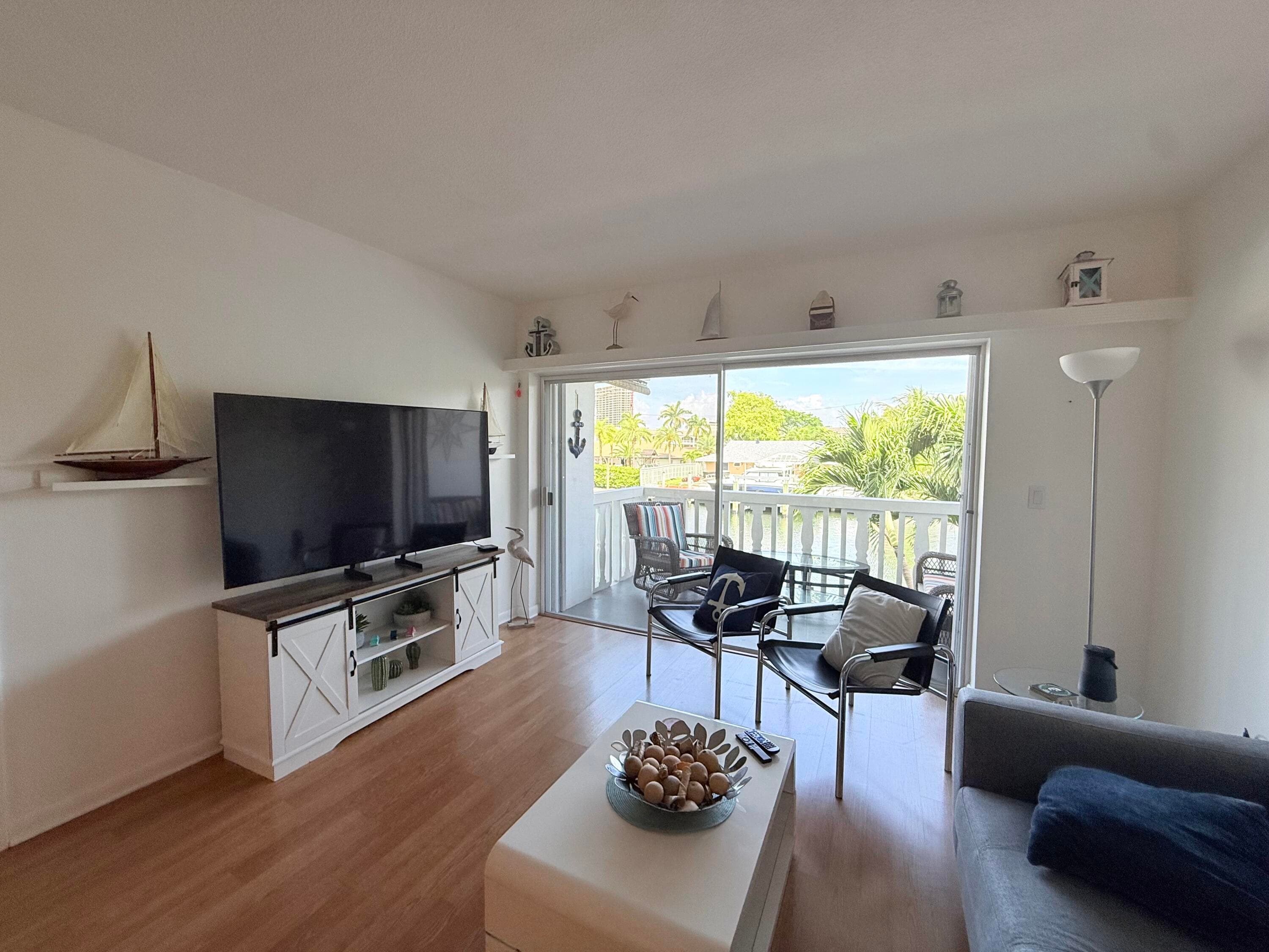 470 Paradise Isle Boulevard 204, Hallandale Beach, FL 33009 — photo 12 of 46