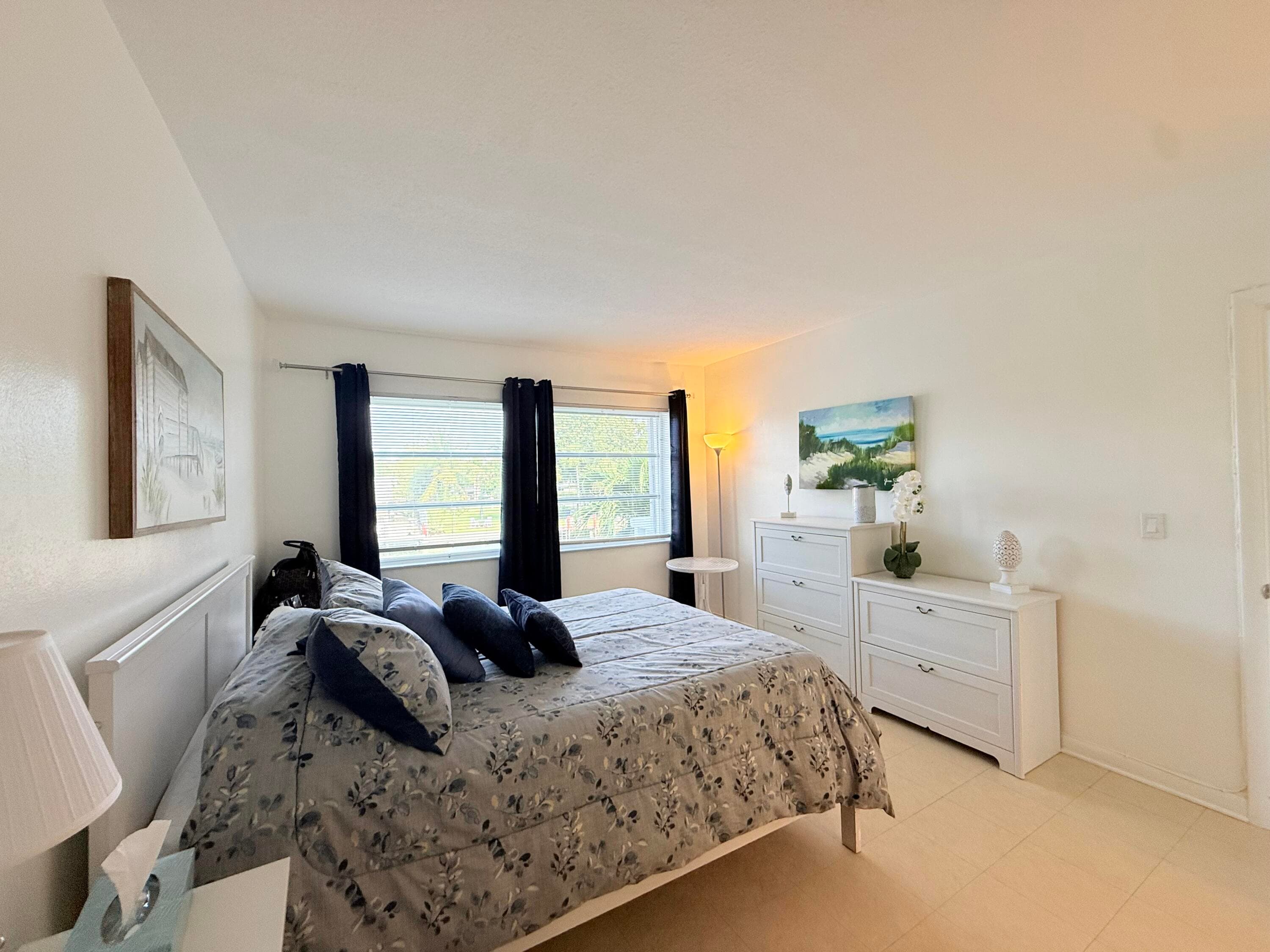 470 Paradise Isle Boulevard 204, Hallandale Beach, FL 33009 — photo 27 of 46