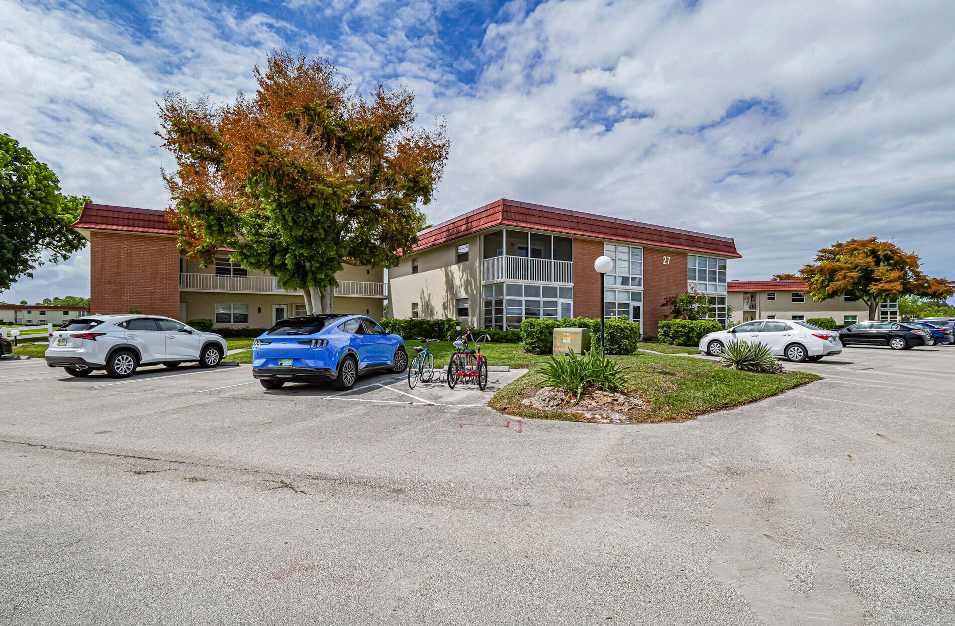 27 Pine Arbor Lane 205, Vero Beach, FL 32962 — photo 1 of 43