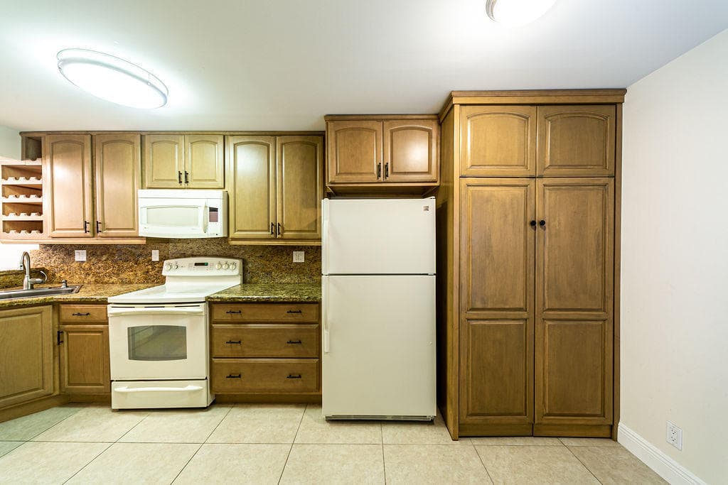6 Royal Palm Way 102, Boca Raton, FL 33432 — photo 4 of 23