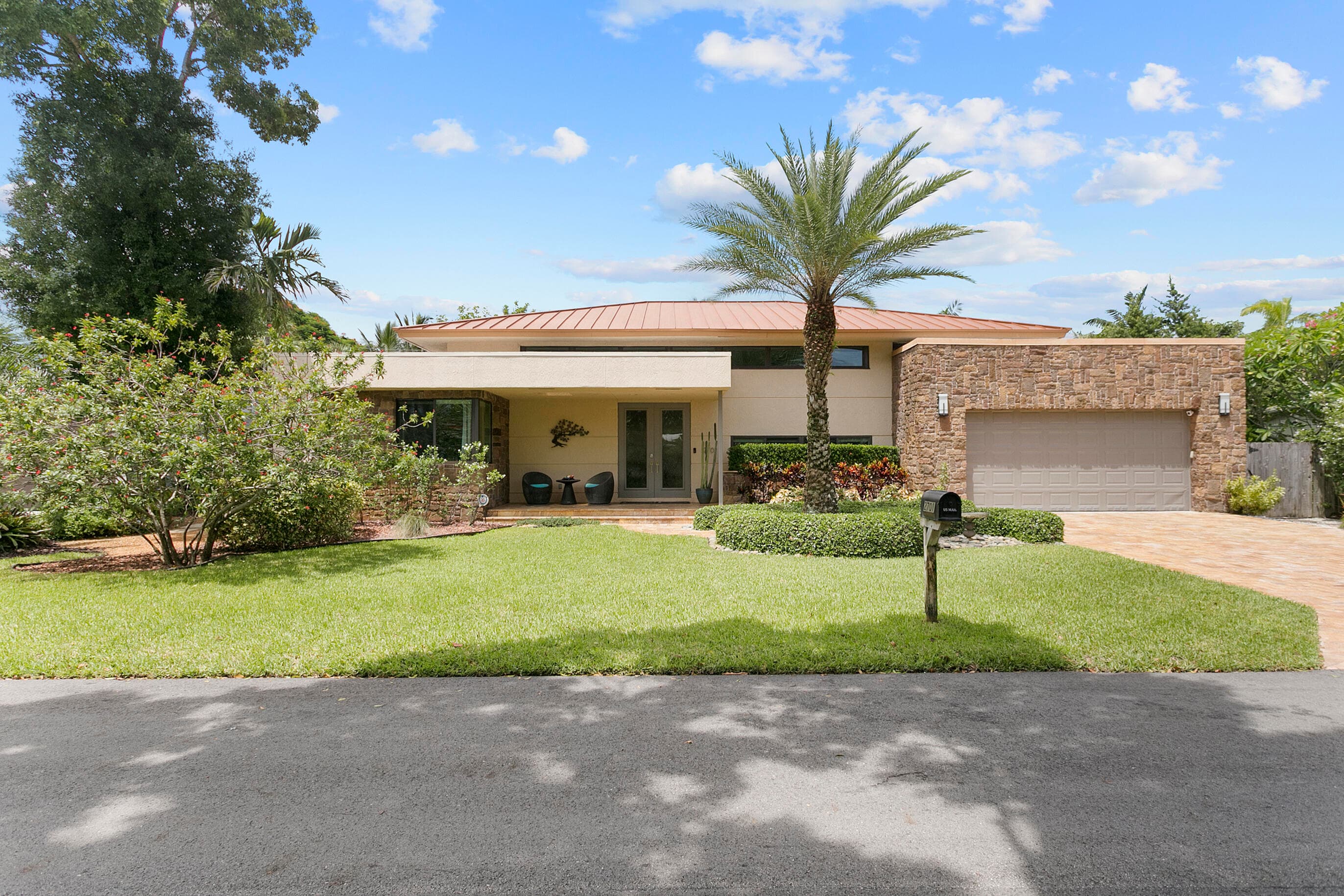 2701 NE 2nd Avenue, Wilton Manors, FL 33334 — photo 1 of 34