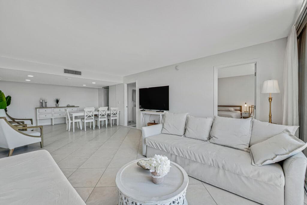 5600 N Flagler Drive 804, West Palm Beach, FL 33407 — photo 2 of 38