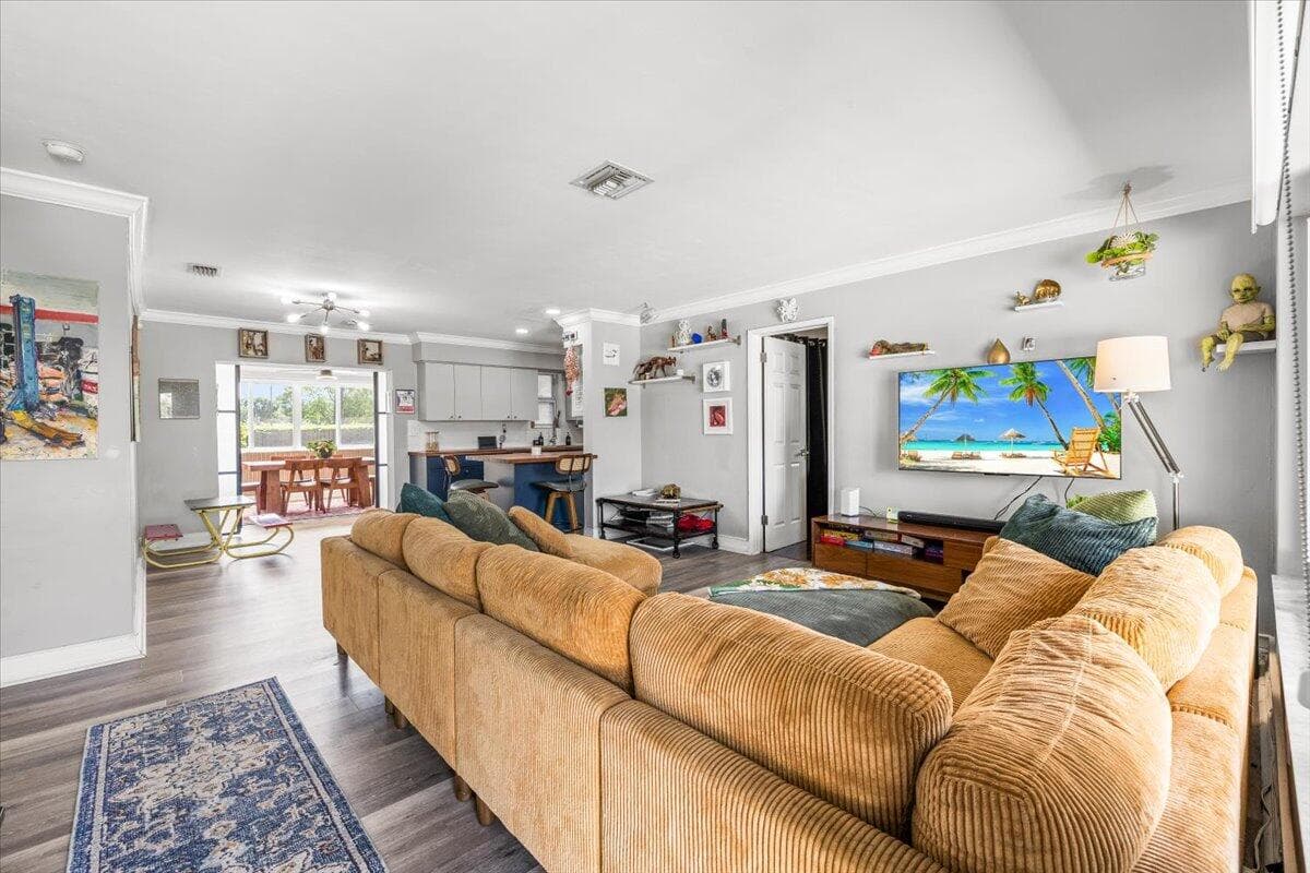 1716 SW 43rd Avenue, Fort Lauderdale, FL 33317 — photo 4 of 29