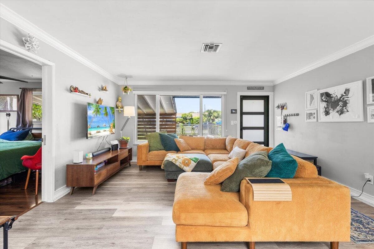 1716 SW 43rd Avenue, Fort Lauderdale, FL 33317 — photo 5 of 29