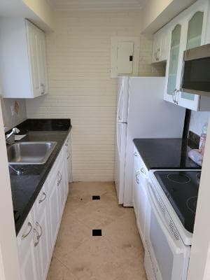 4316 Sea Grape Drive 3, Lauderdale-By-The-Sea, FL 33308 — photo 1 of 13