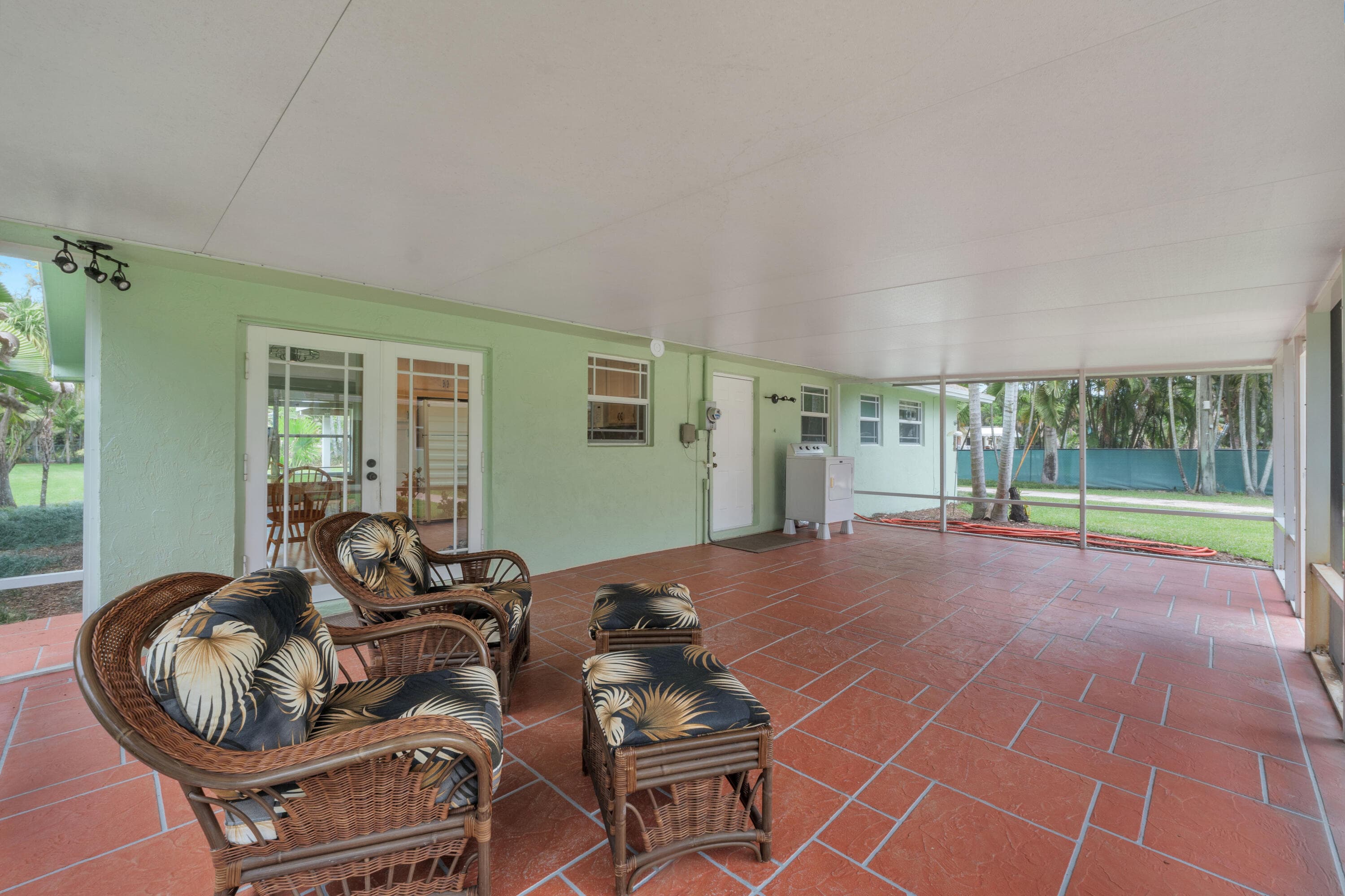 6863 Imperial Drive, West Palm Beach, FL 33411 — photo 15 of 44
