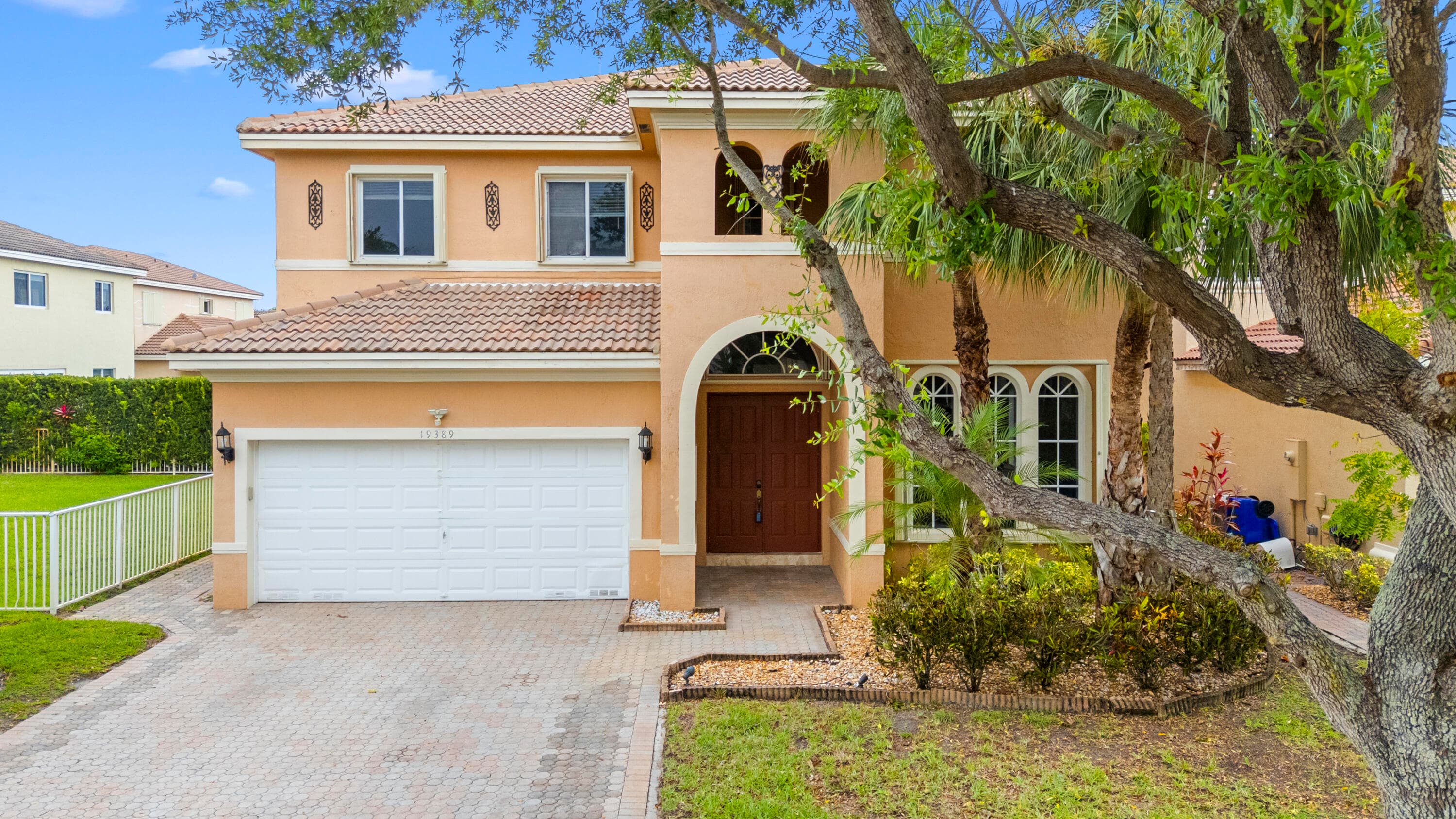19389 SW 64th Street, Pembroke Pines, FL 33332 — photo 1 of 82