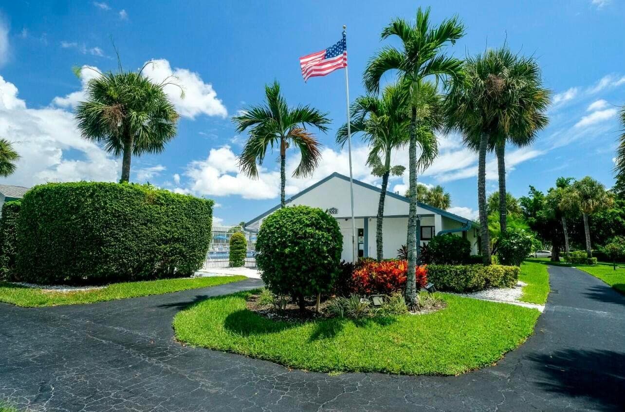 1007 Green Pine Boulevard D2, West Palm Beach, FL 33409 — photo 16 of 29