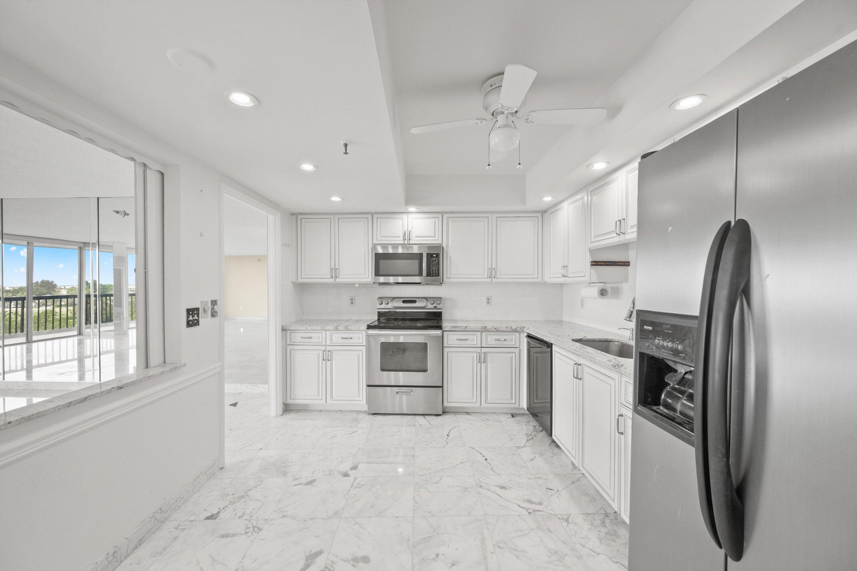 2480 Presidential Way 704, West Palm Beach, FL 33401 — photo 14 of 36