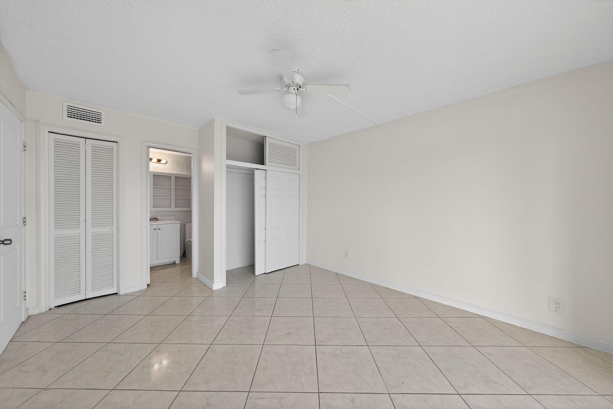 400 Golden Isles Drive 37, Hallandale Beach, FL 33009 — photo 21 of 29