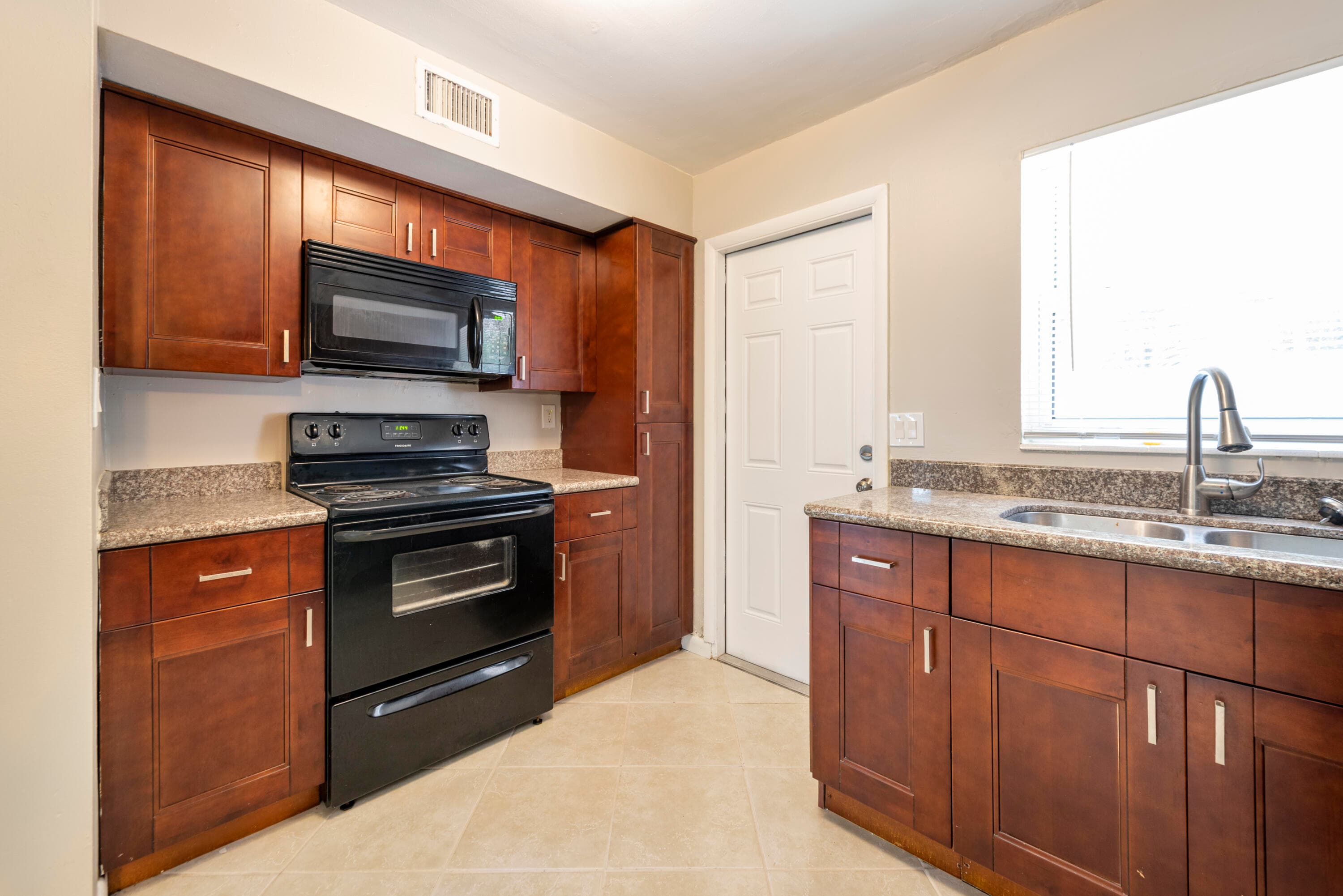 1015 NE 9th Avenue 2, Fort Lauderdale, FL 33304 — photo 17 of 17